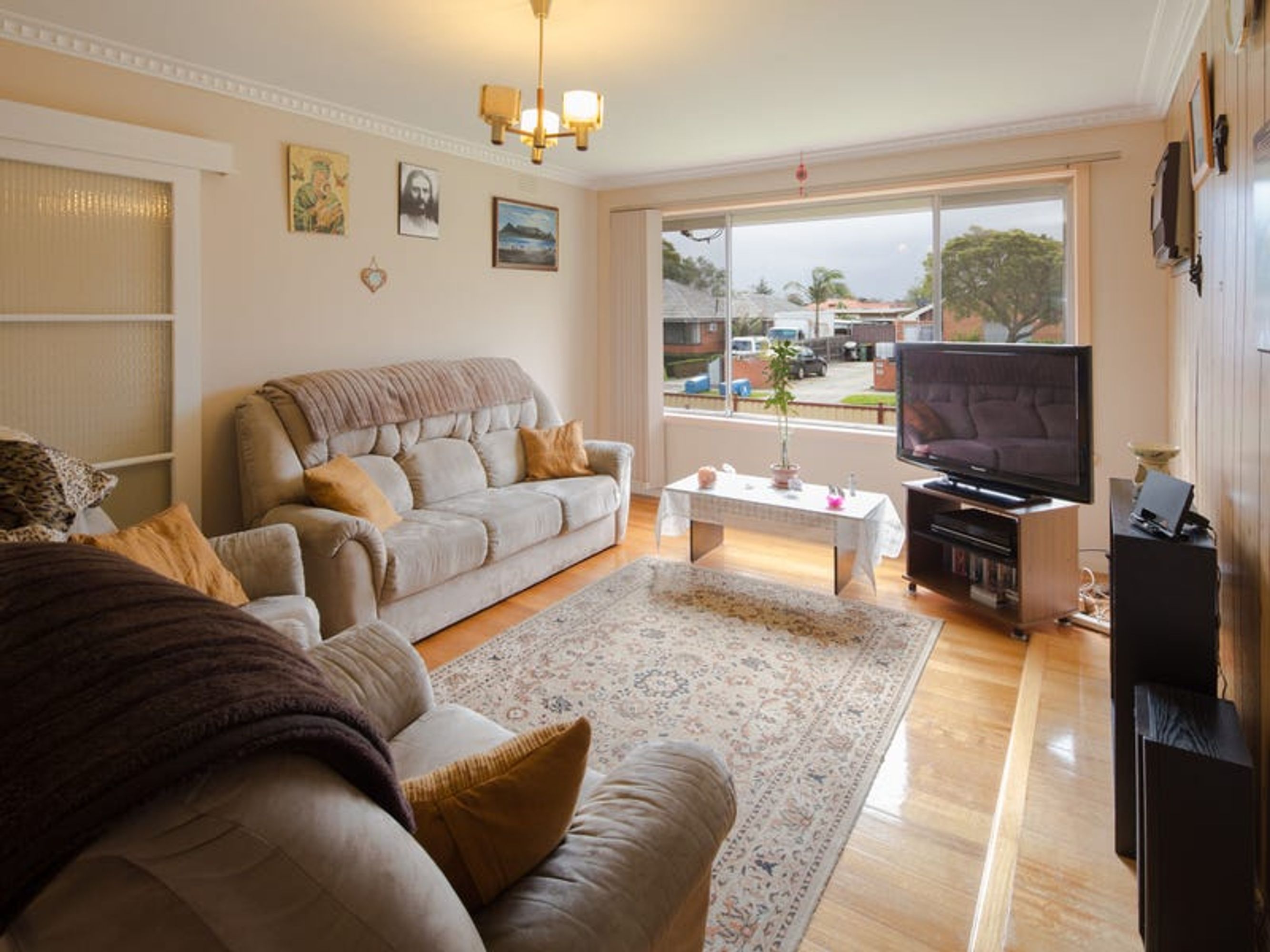 28 Hilton Avenue, Springvale - Thumbnail 2