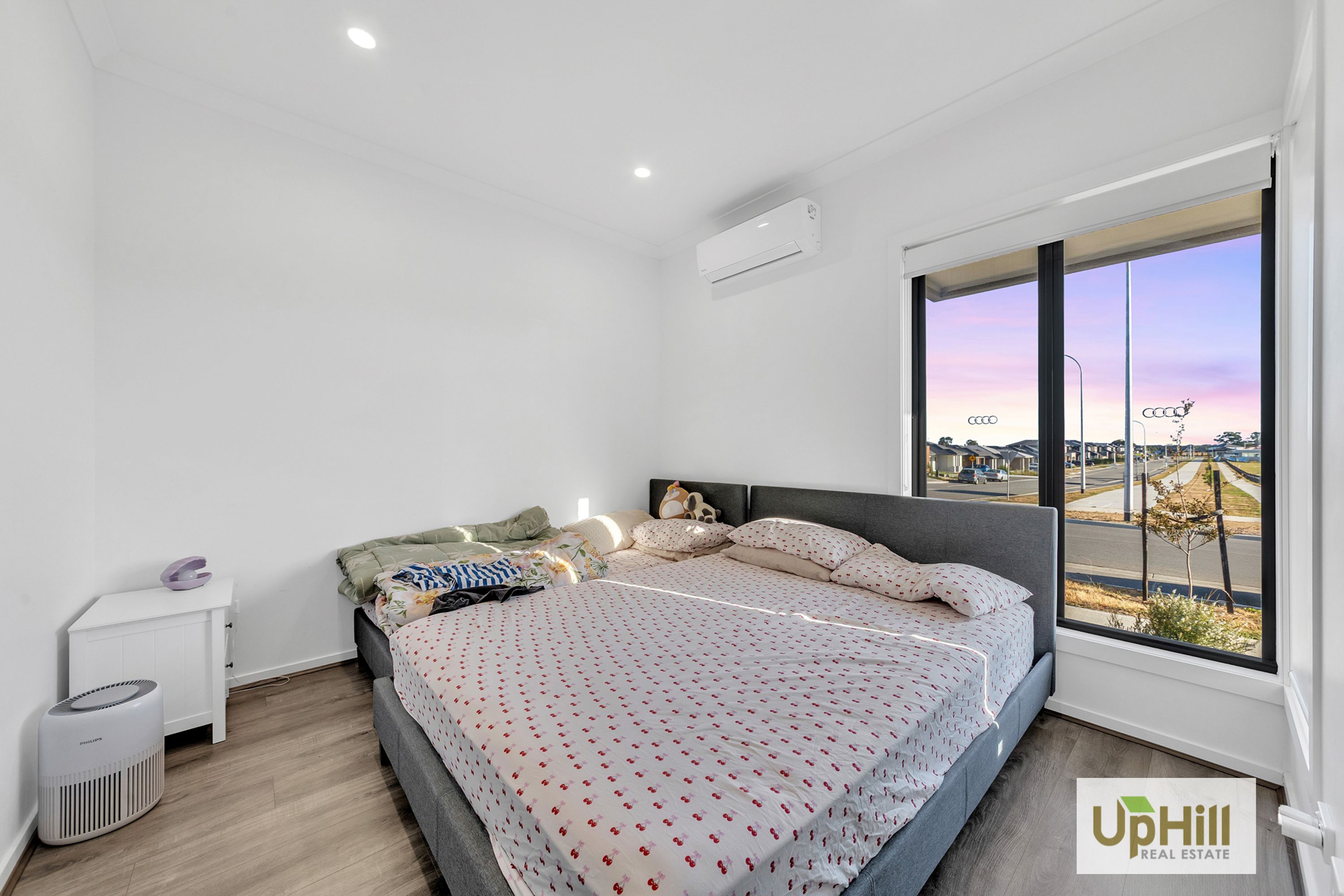 79 Plymouth Boulevard, Clyde North - Thumbnail 2