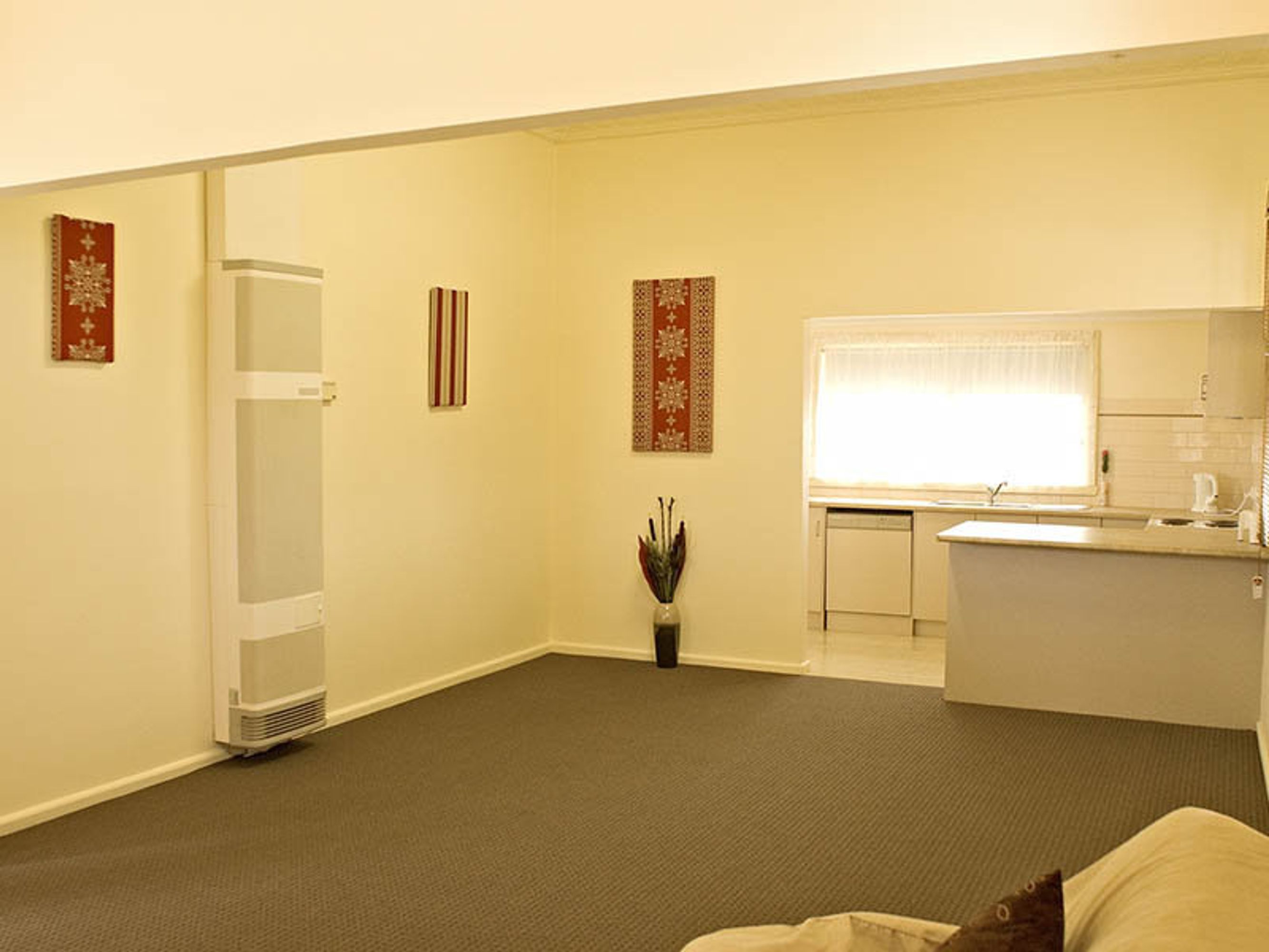 23 Anderson Street, Horsham VIC 3400, Horsham - Thumbnail 3