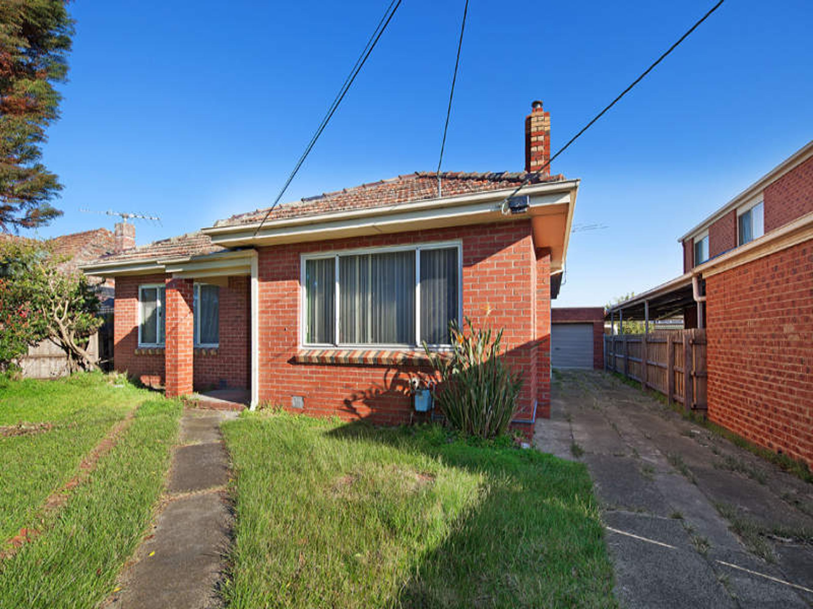 6 Armstrong Street