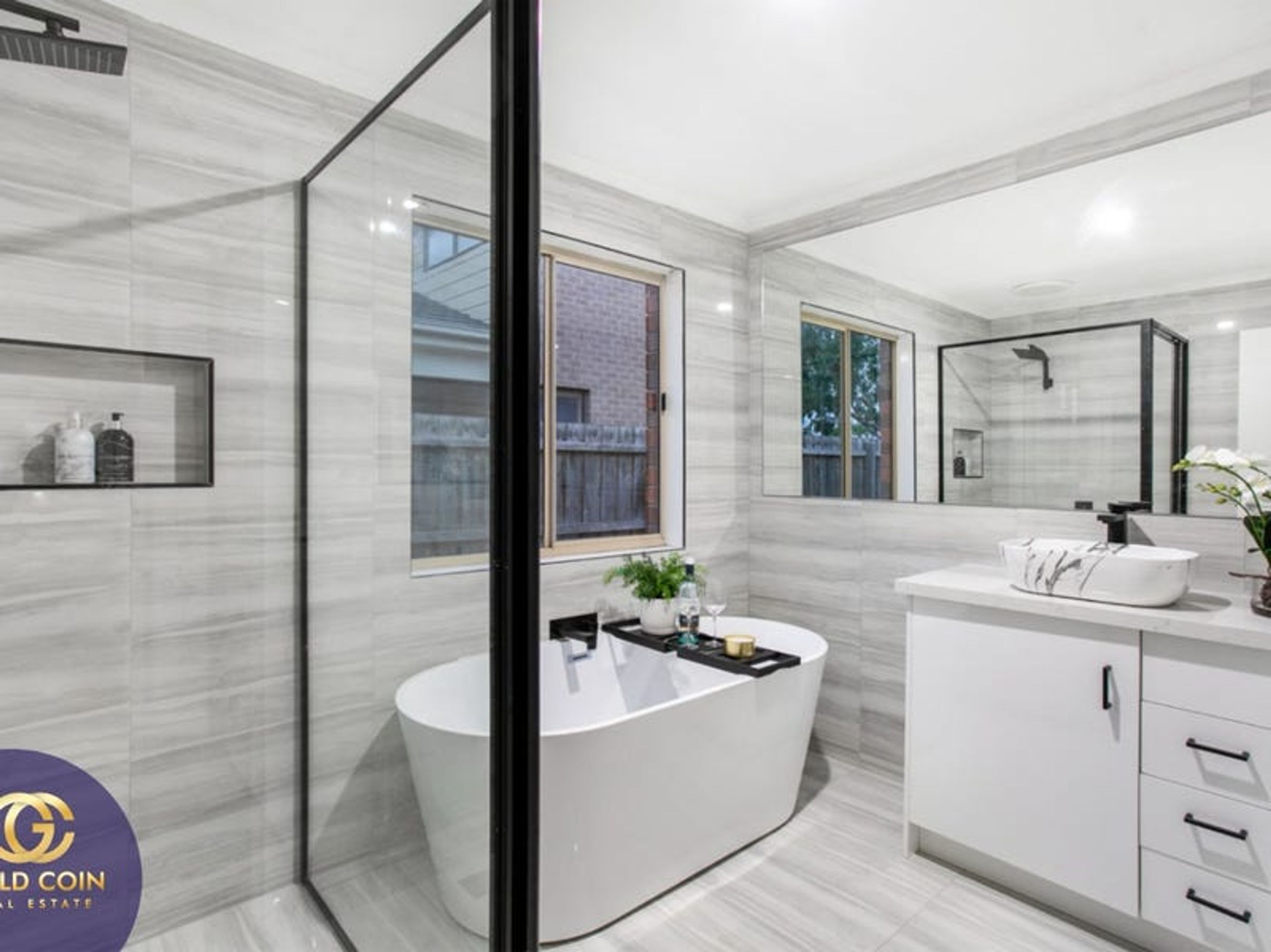 8 Rudd Court, Lynbrook - Thumbnail 5