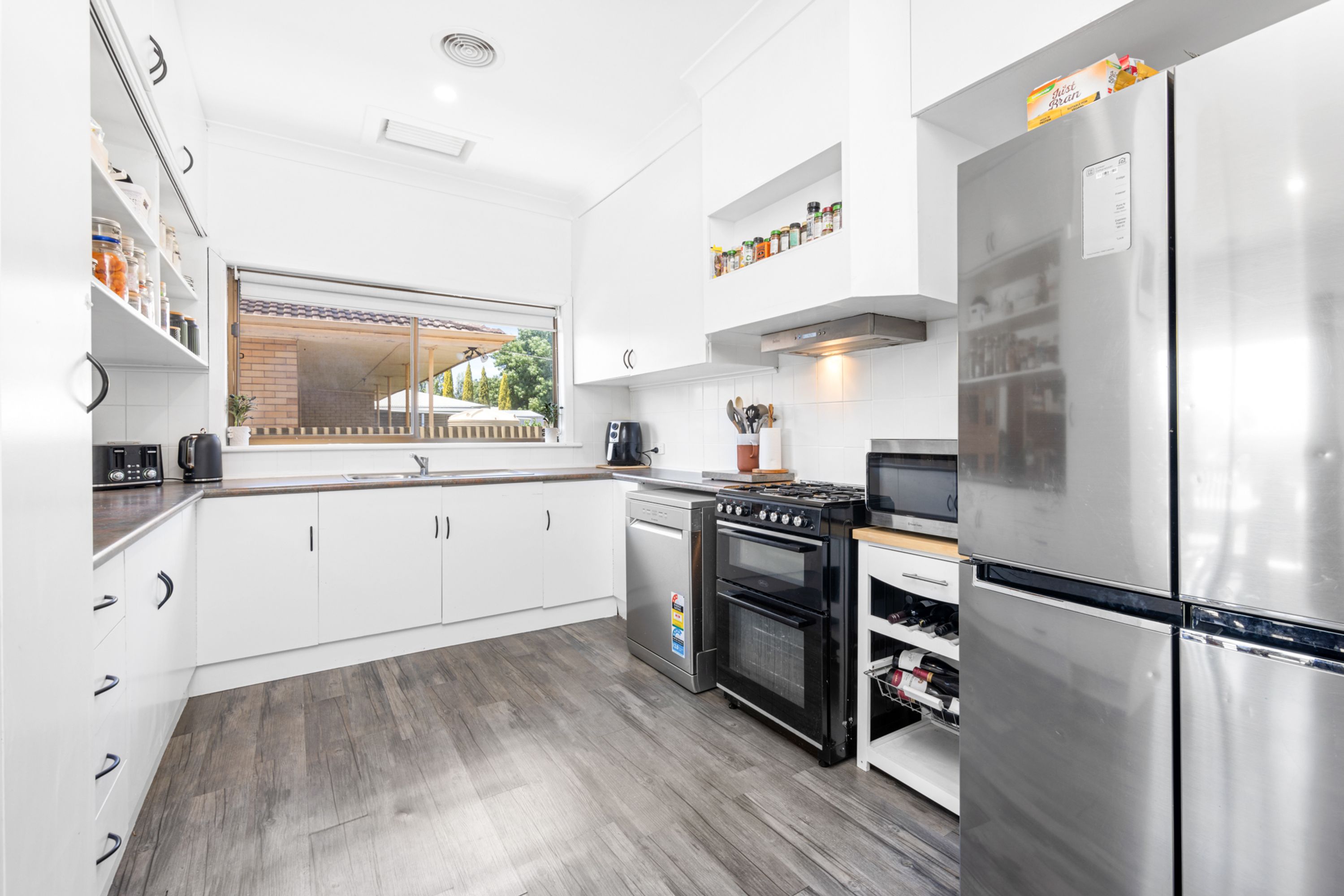 74 Williams Road, Horsham VIC 3400, Horsham - Thumbnail 2