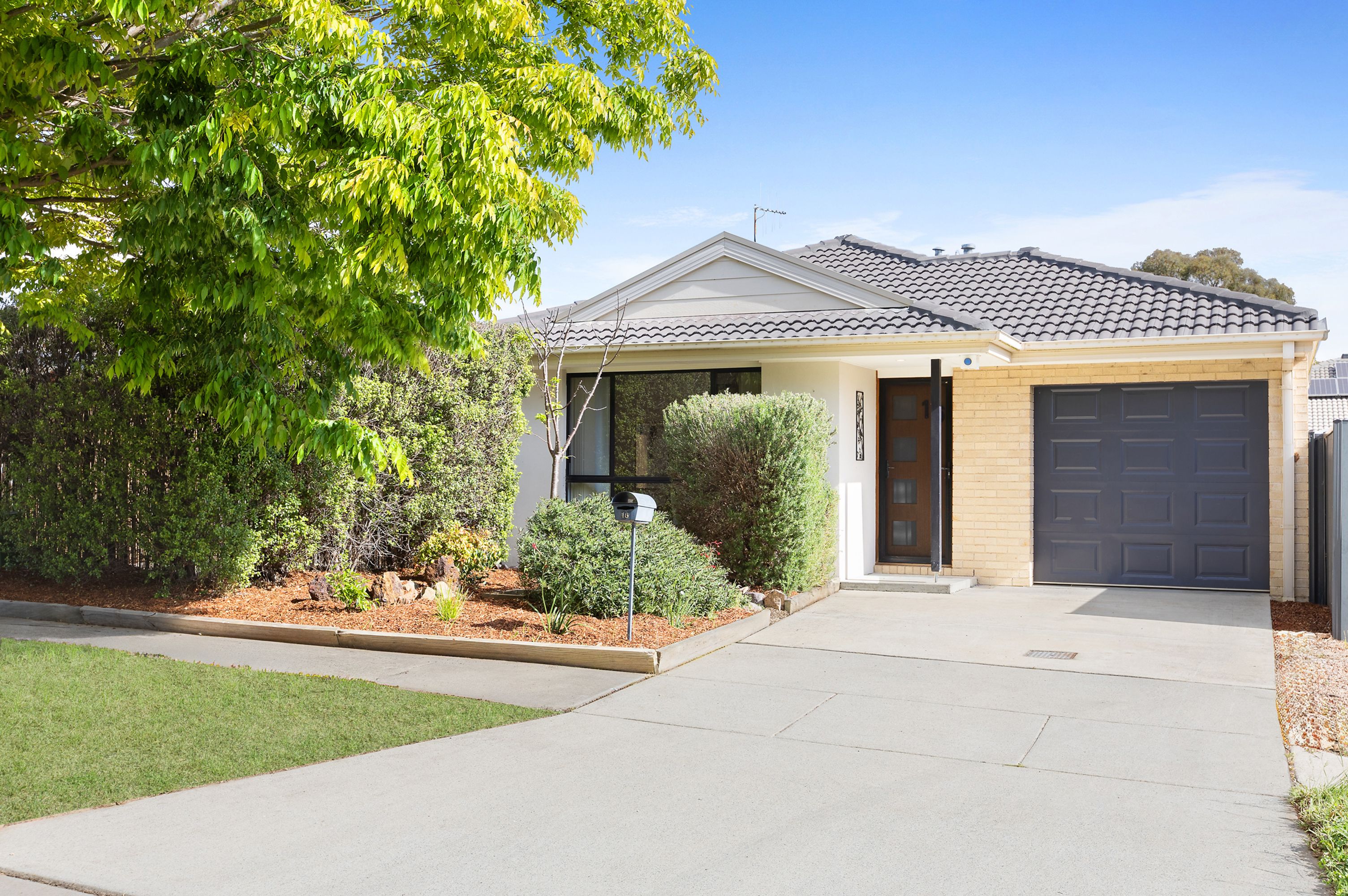 16 Hesba Brinsmead Street, Franklin - Image 1