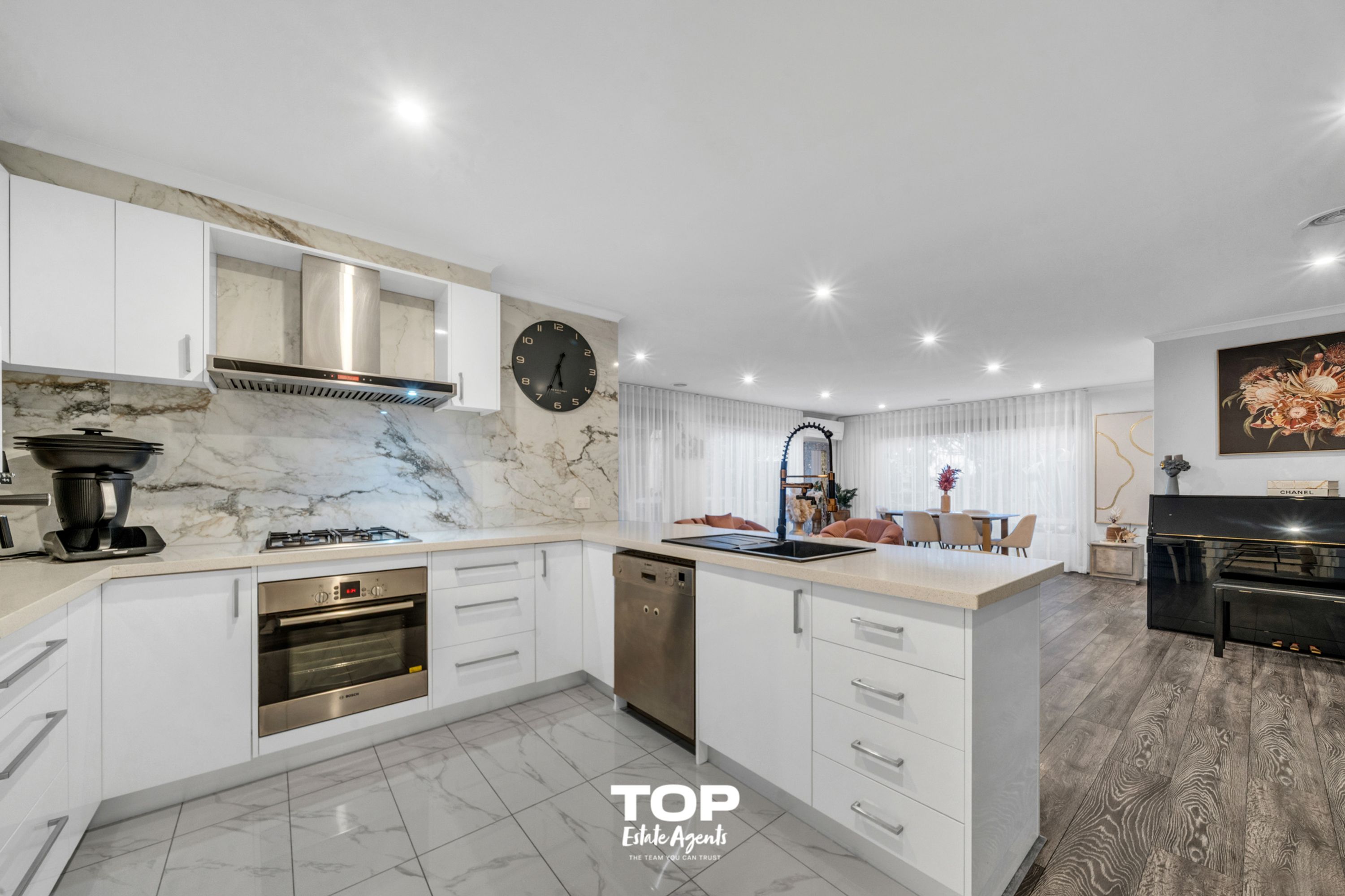 94 Amberly Park Drive, Narre Warren South - Thumbnail 6
