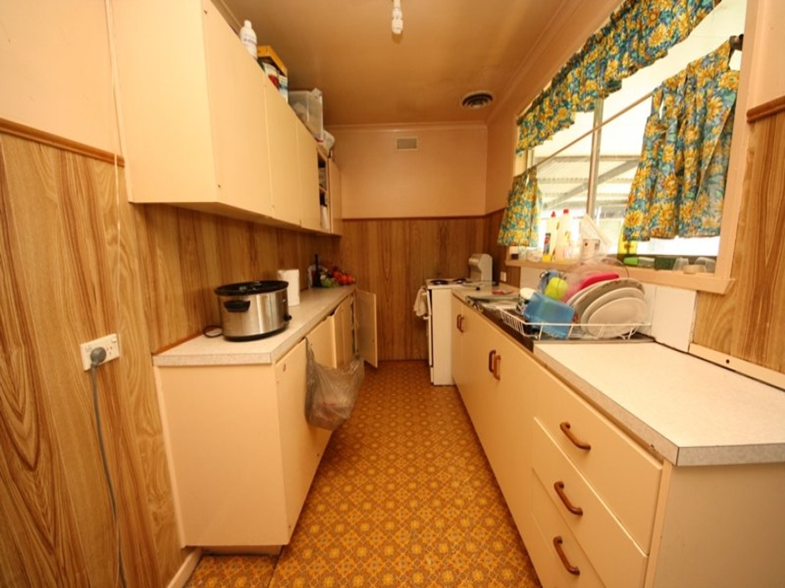 6 Felstead Avenue, Horsham VIC 3400, Horsham - Thumbnail 3