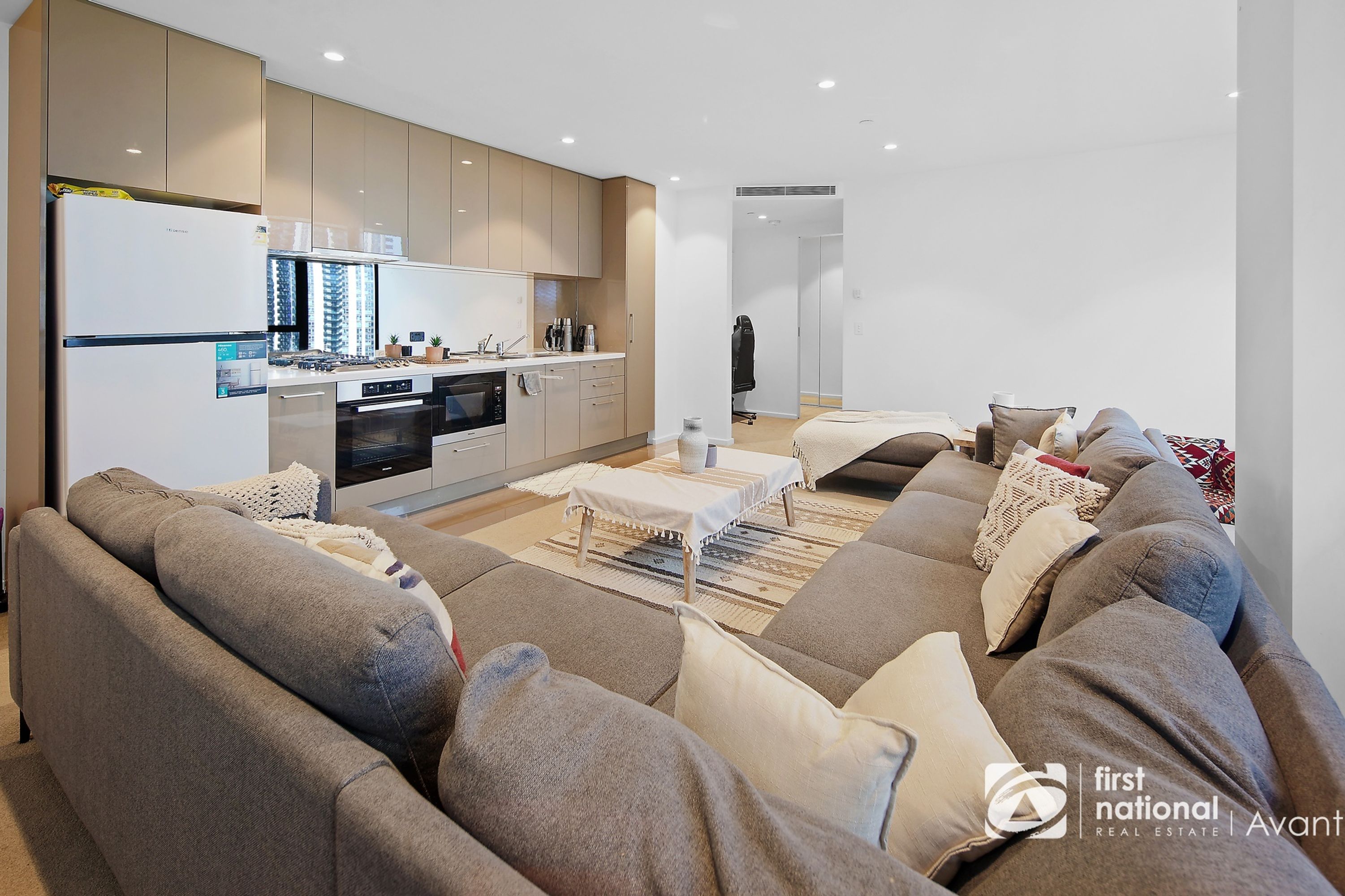 1702/60 Kavanagh Street, Southbank - Thumbnail 4