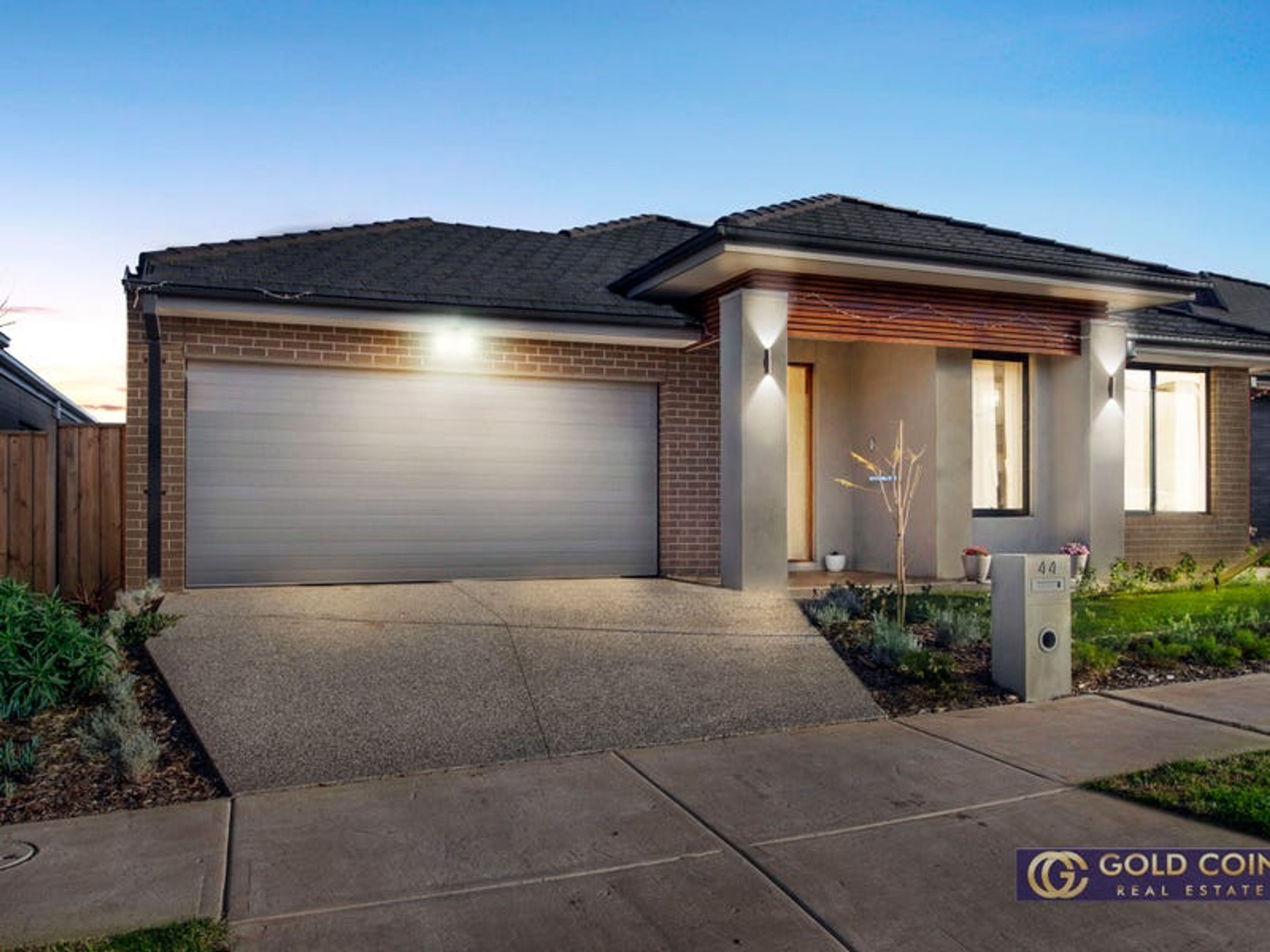 44 Bonhams Circuit, Manor Lakes - Thumbnail 2