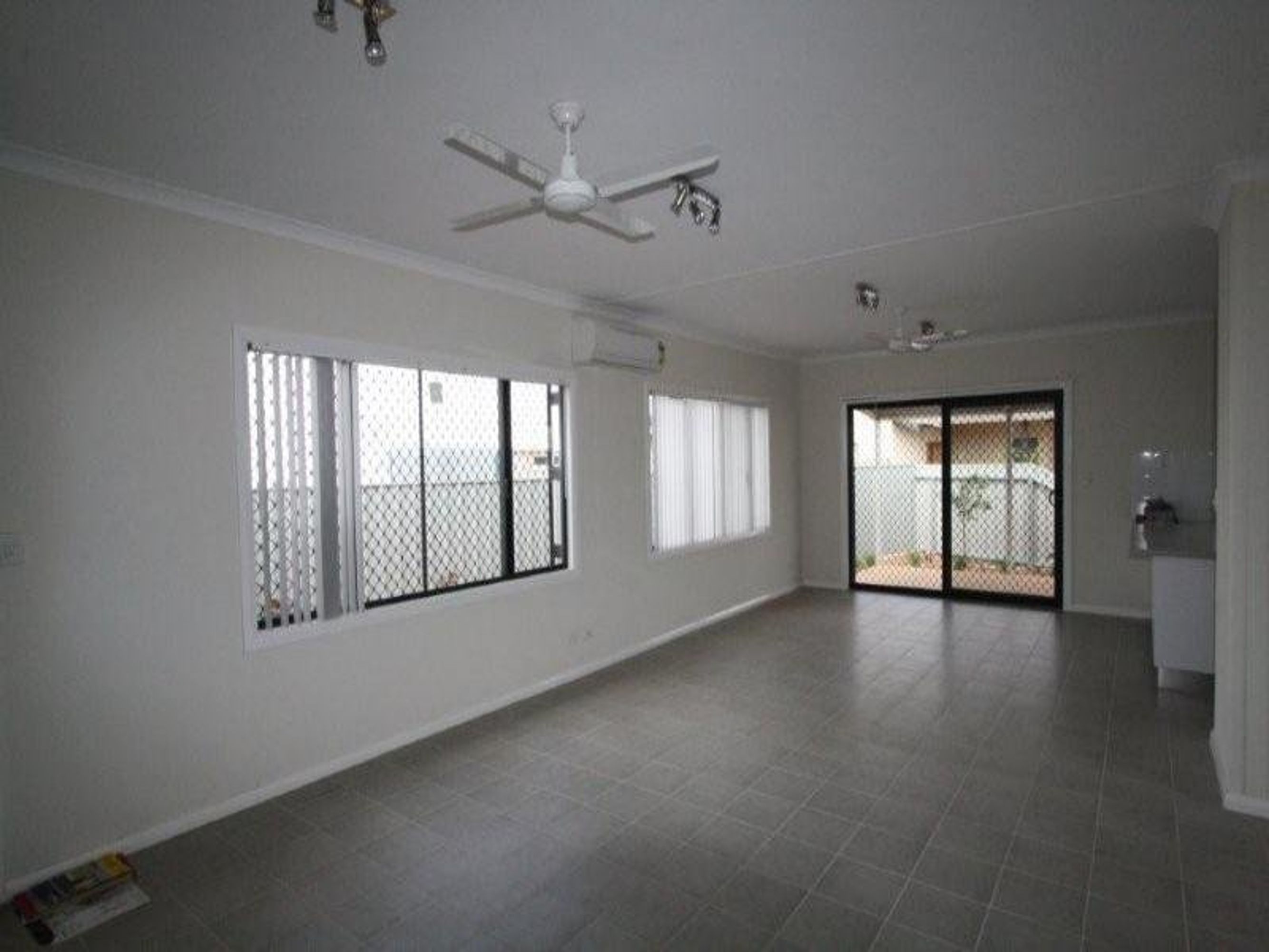 8 Minderoo Avenue, South Hedland, South Hedland - Thumbnail 4
