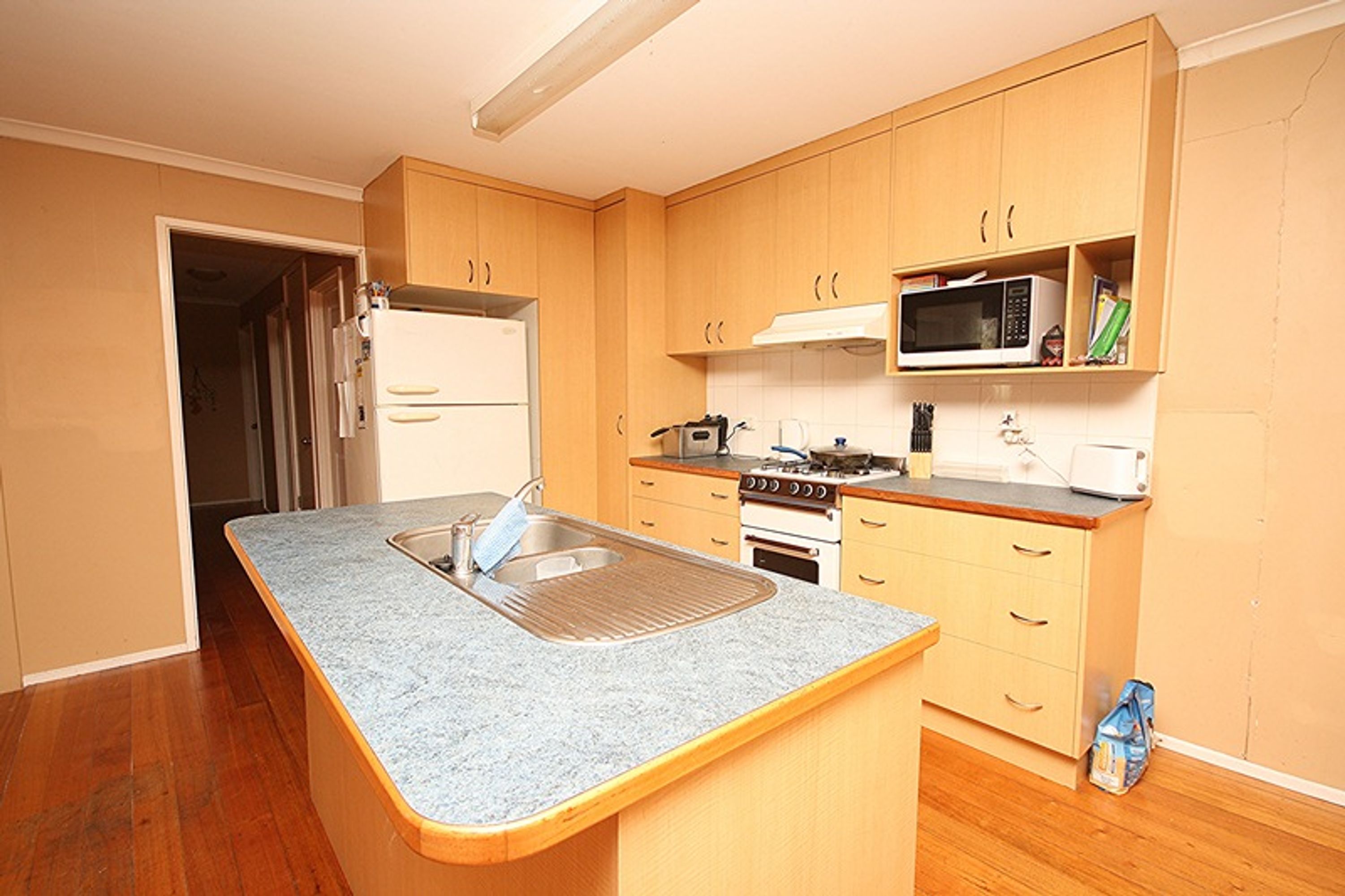 24 Forsyth Avenue, Horsham VIC 3400, Horsham - Thumbnail 2