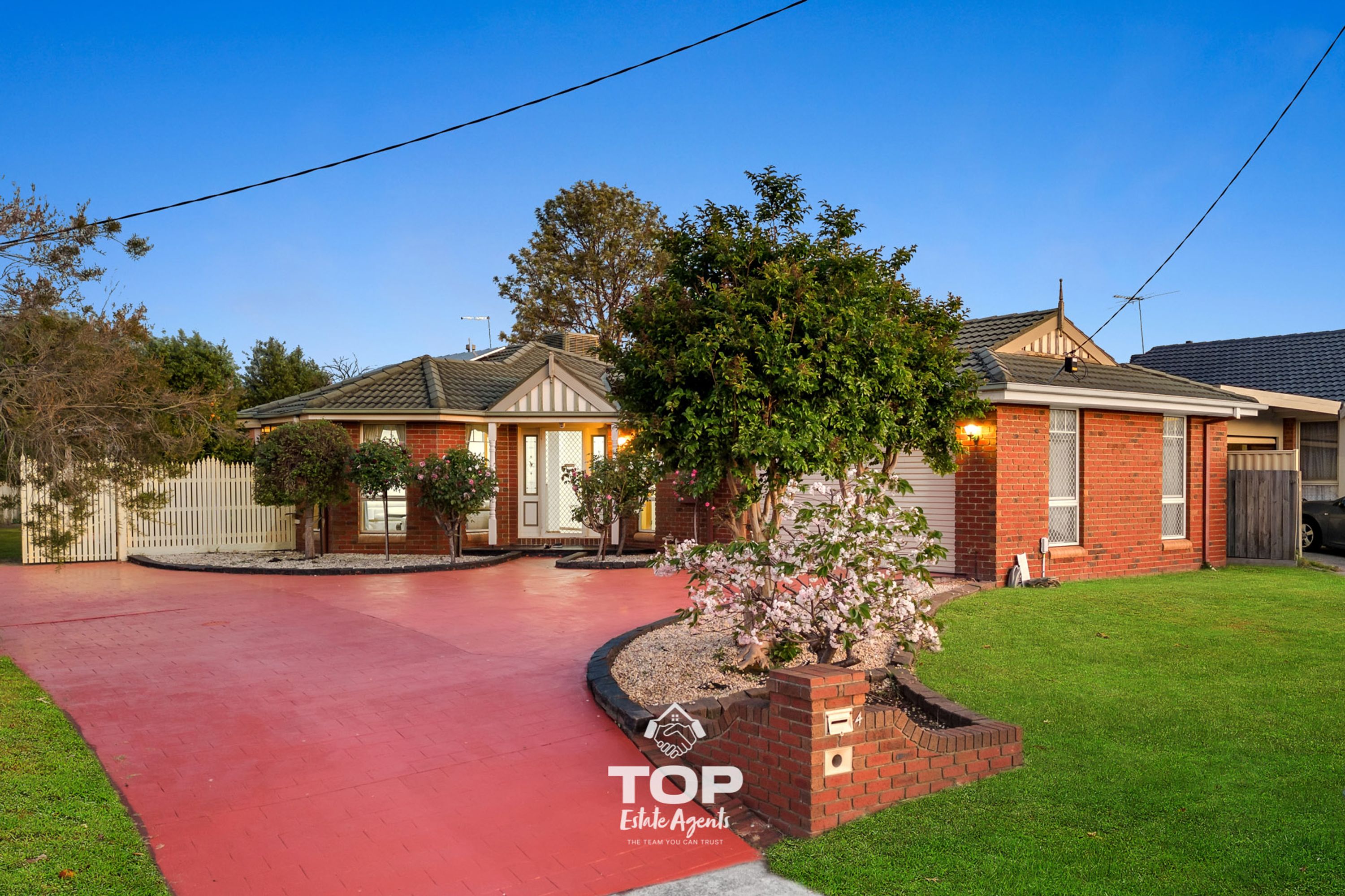 4 Plaistow Court, Cranbourne North - Thumbnail 2