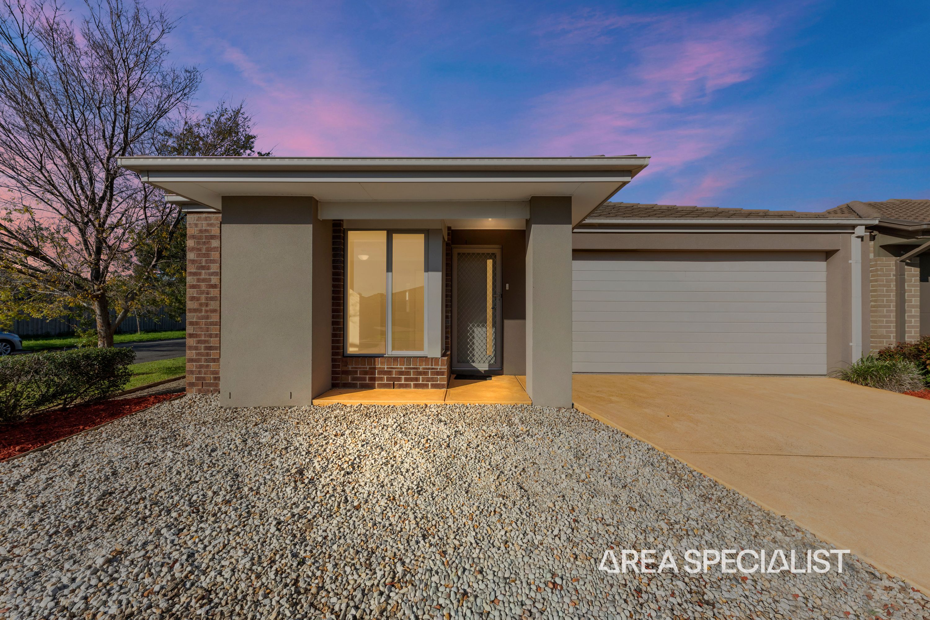 21 Lotus Street, Pakenham, Pakenham - Image 1