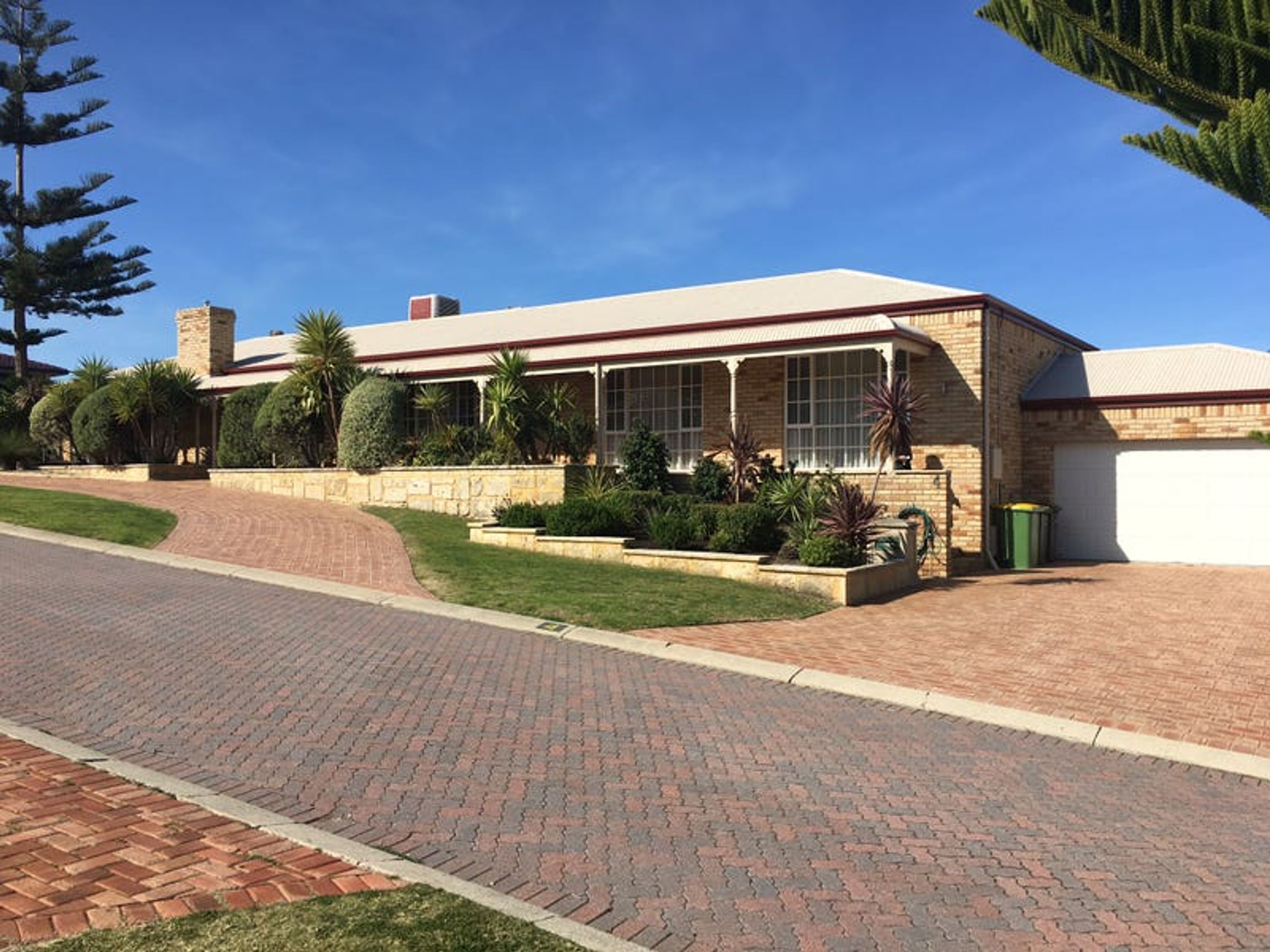 4 Bocaccio Court, Sorrento, WA 6020, Sorrento - Thumbnail 2