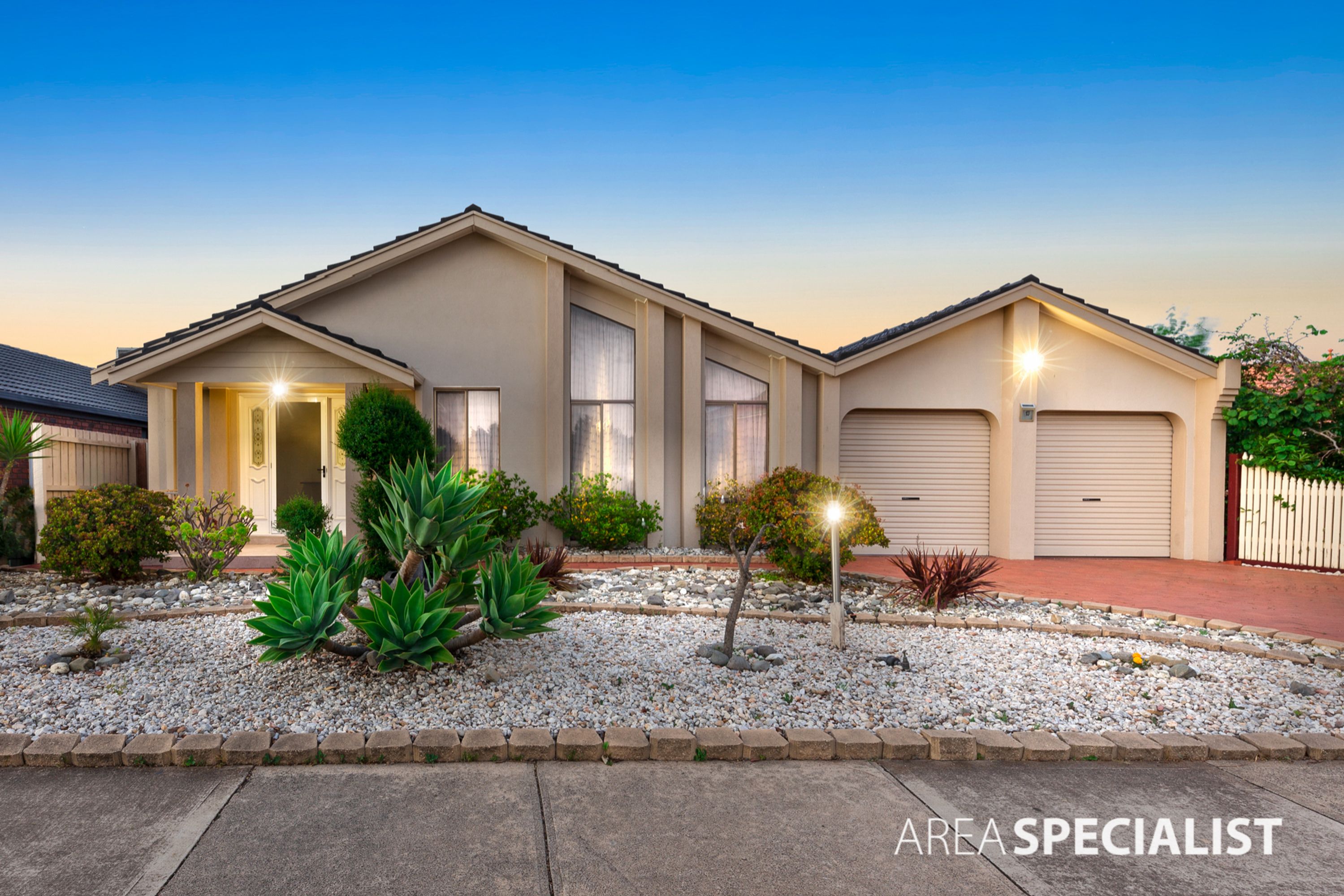 13 Bond Drive, Taylors Lakes VIC 3038, Taylors Lakes - Thumbnail 2