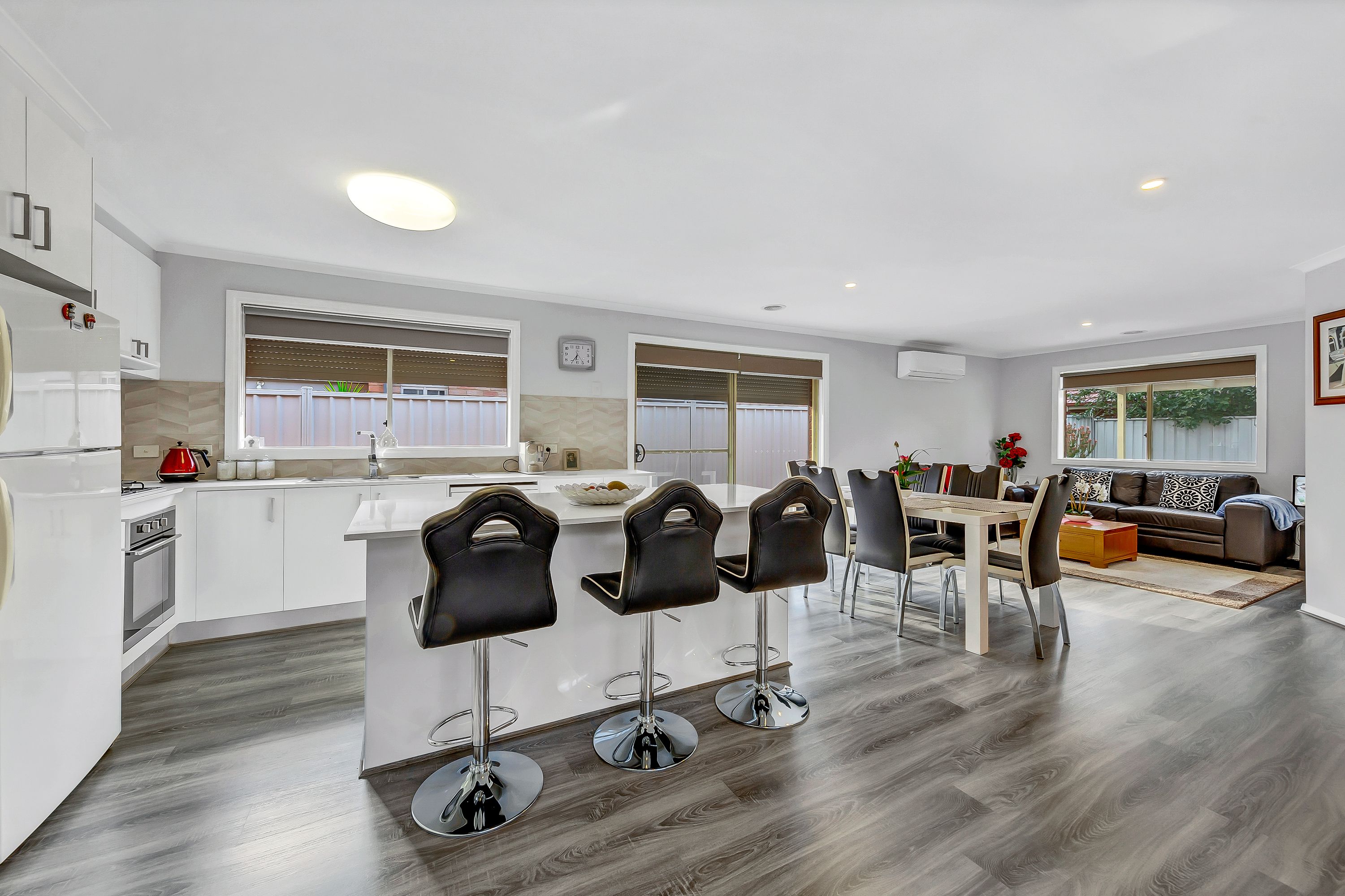 13 Lauffre Walk, Caroline Springs VIC 3023, Caroline Springs - Thumbnail 3