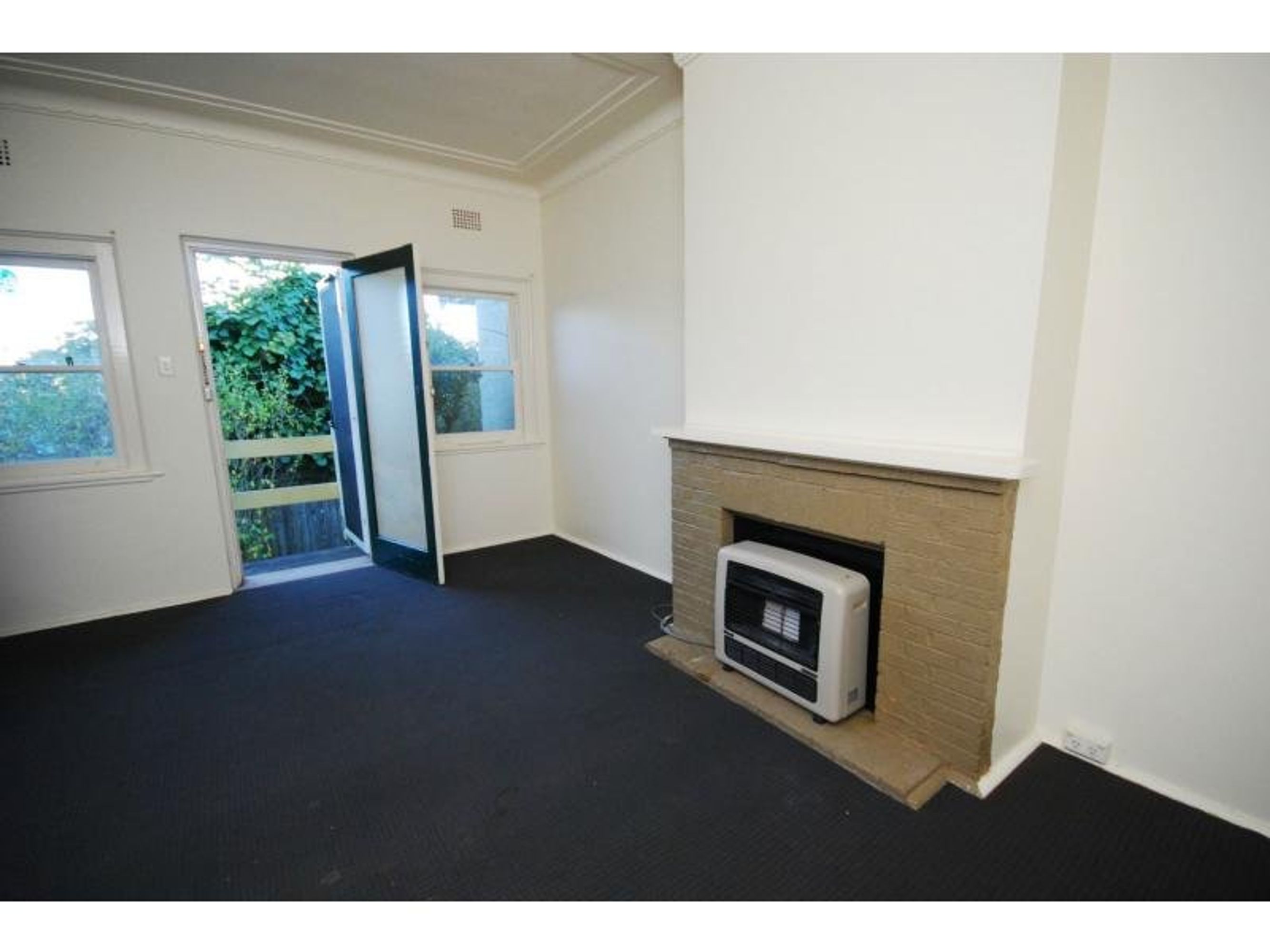Villa 3/114 Waratah Street, Katoomba - Thumbnail 2