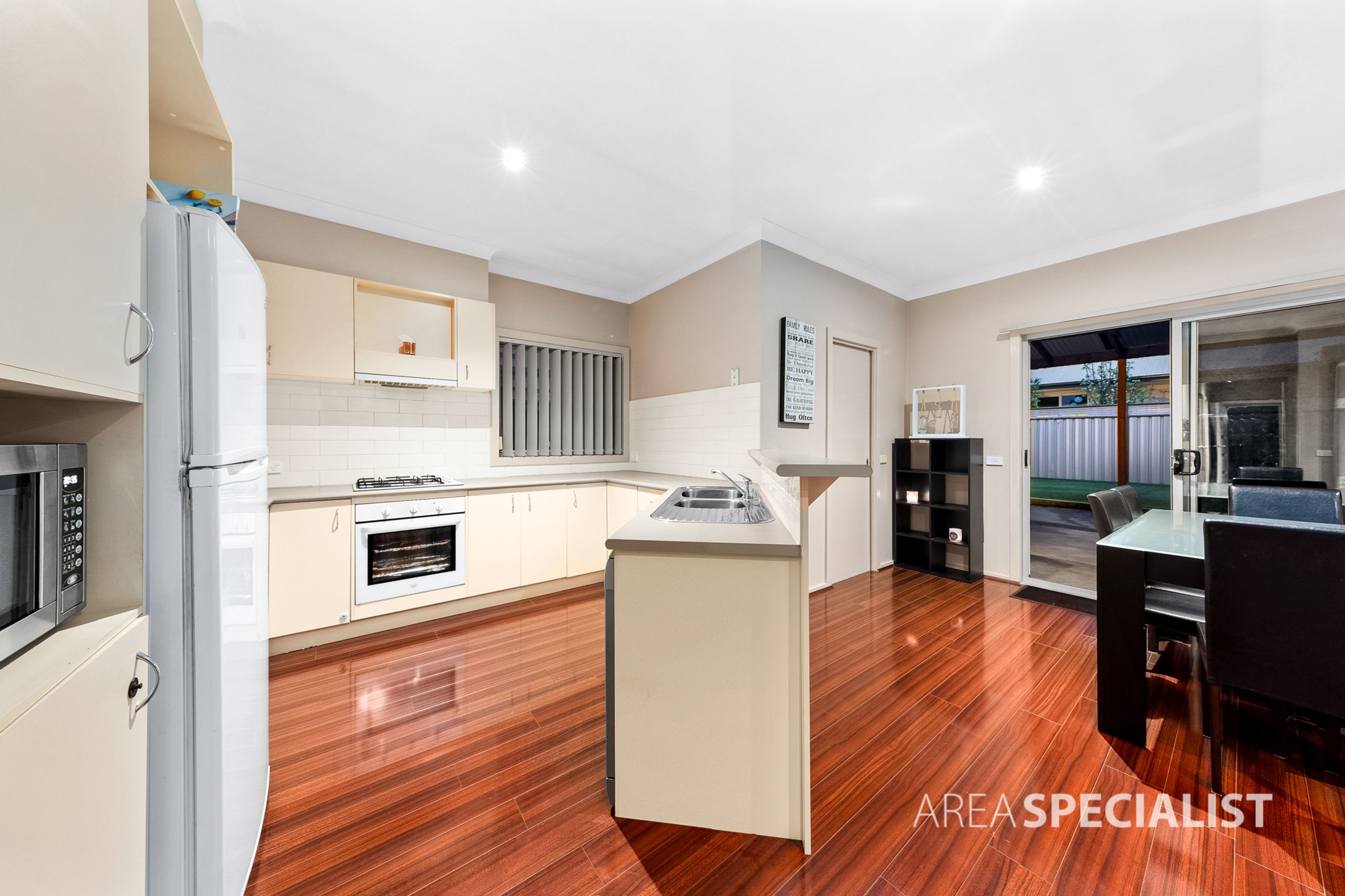 38 Lyons Avenue, Burnside Heights VIC 3023, Burnside Heights - Thumbnail 3