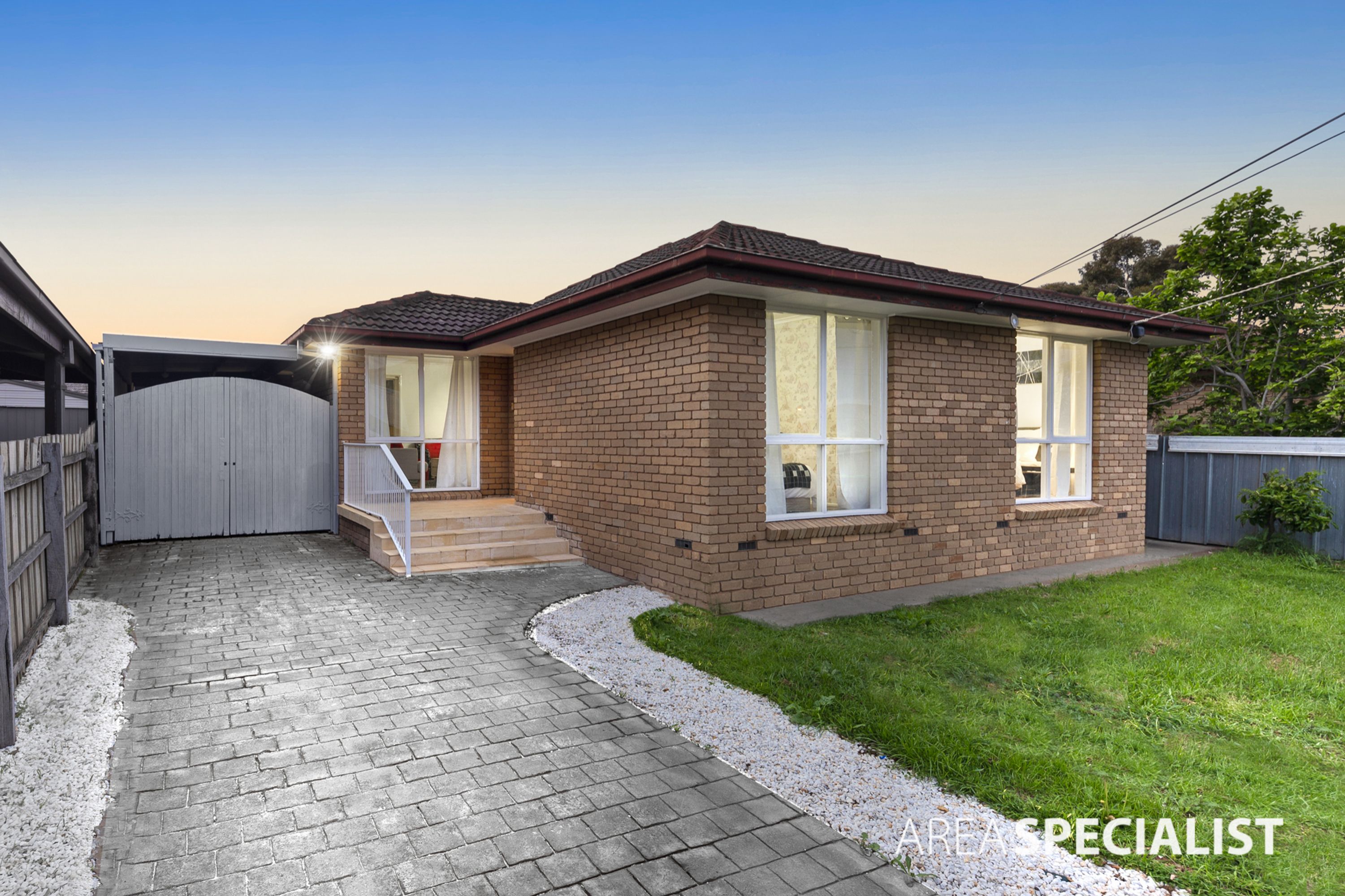 10 Tullaroop Court, St Albans VIC 3021, St Albans - Thumbnail 2