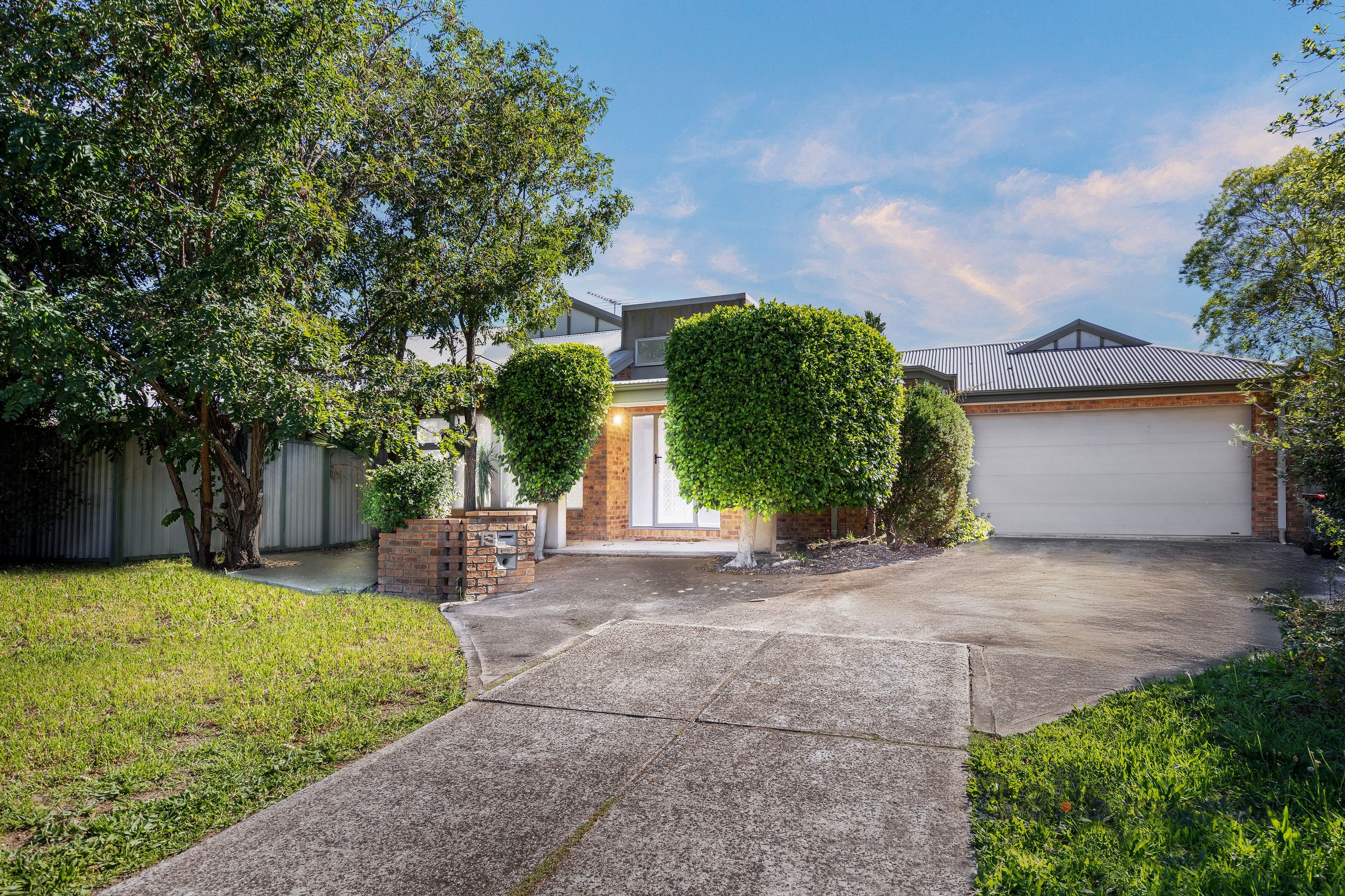 13 Lorinda Close, Sydenham - Thumbnail 2