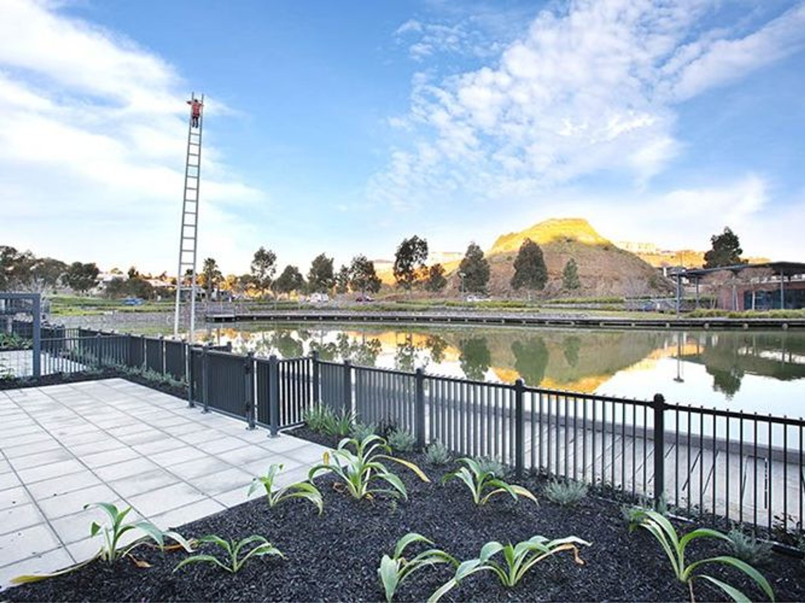 8 Boardwalk Place, Keilor East - Thumbnail 3