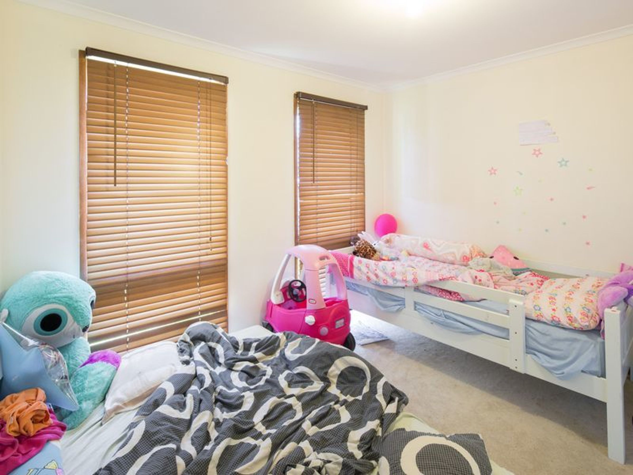 9 Debbie Close, Doveton - Thumbnail 4