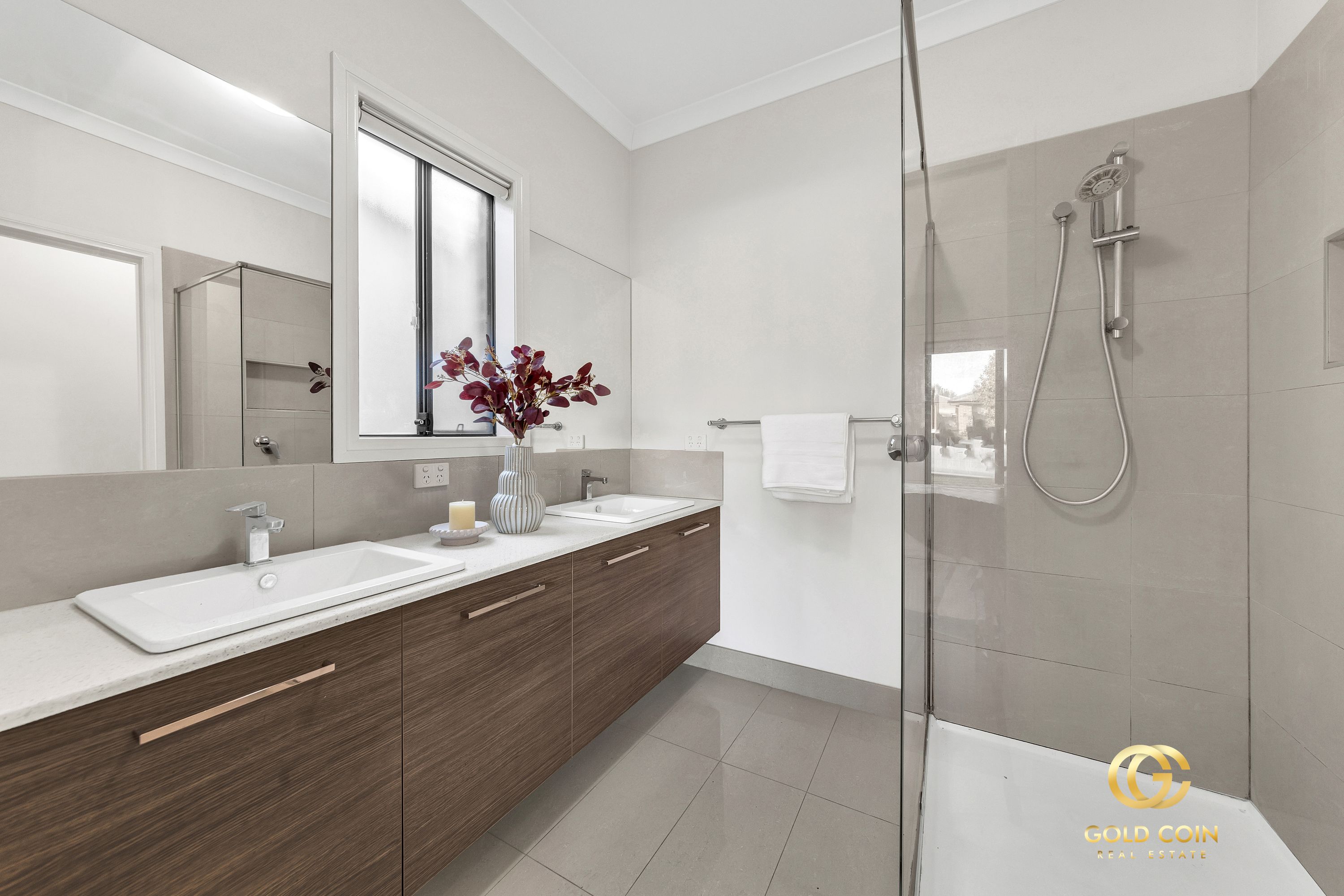12 SHELBURN WAY, Cranbourne East - Thumbnail 6