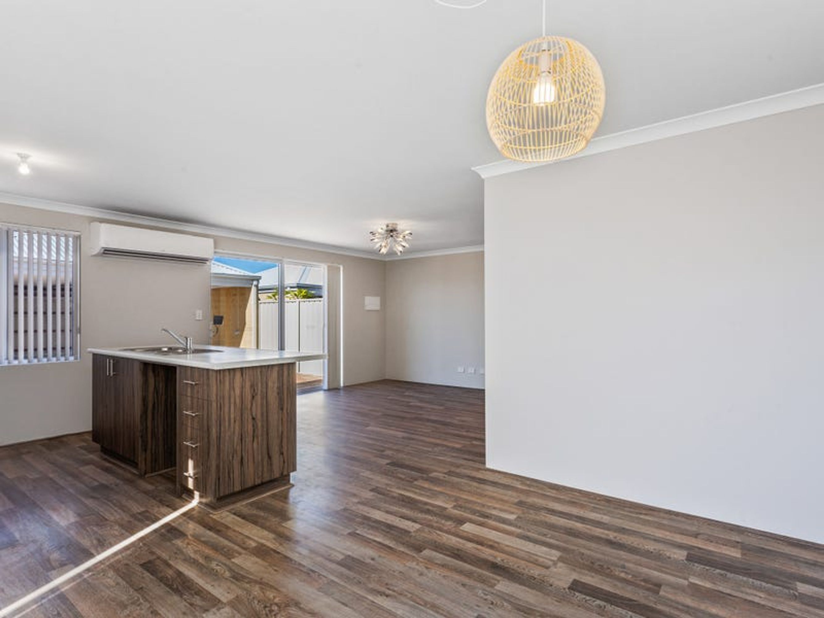 1 Utica Lane, Hilbert - Thumbnail 5