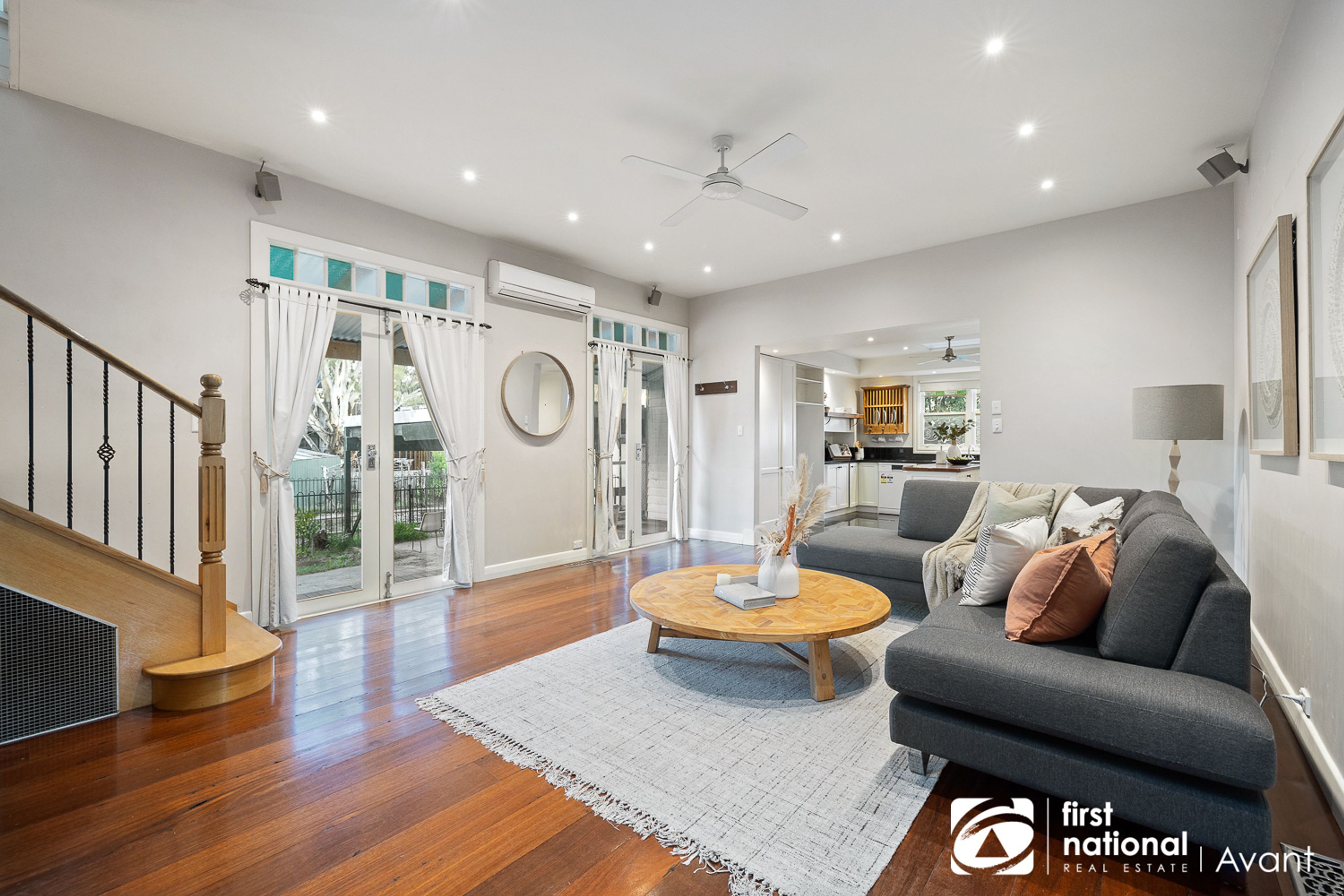 42 Whitehorse Road, Blackburn - Thumbnail 3