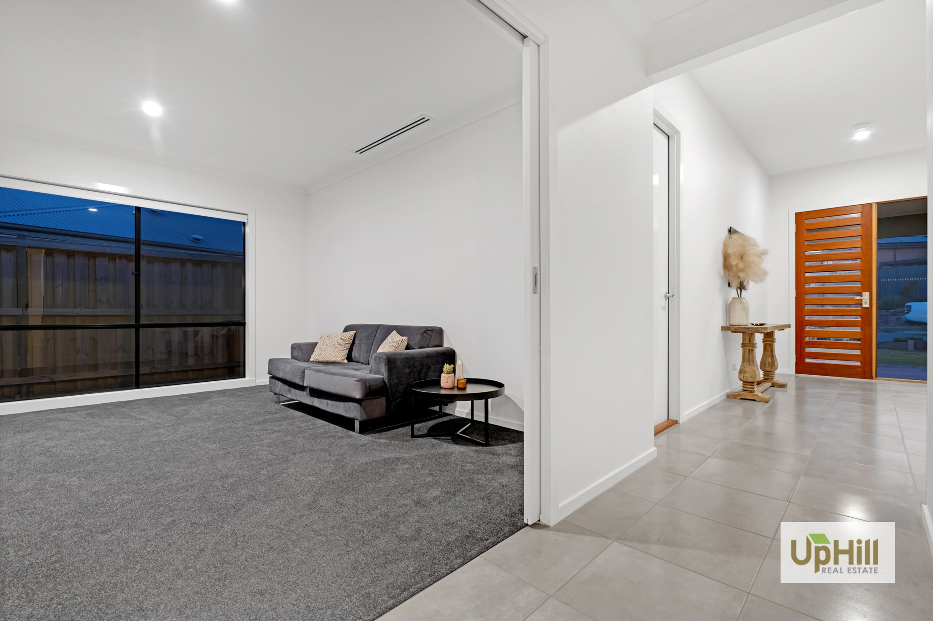 24 Gallant Drive, Clyde North - Thumbnail 5