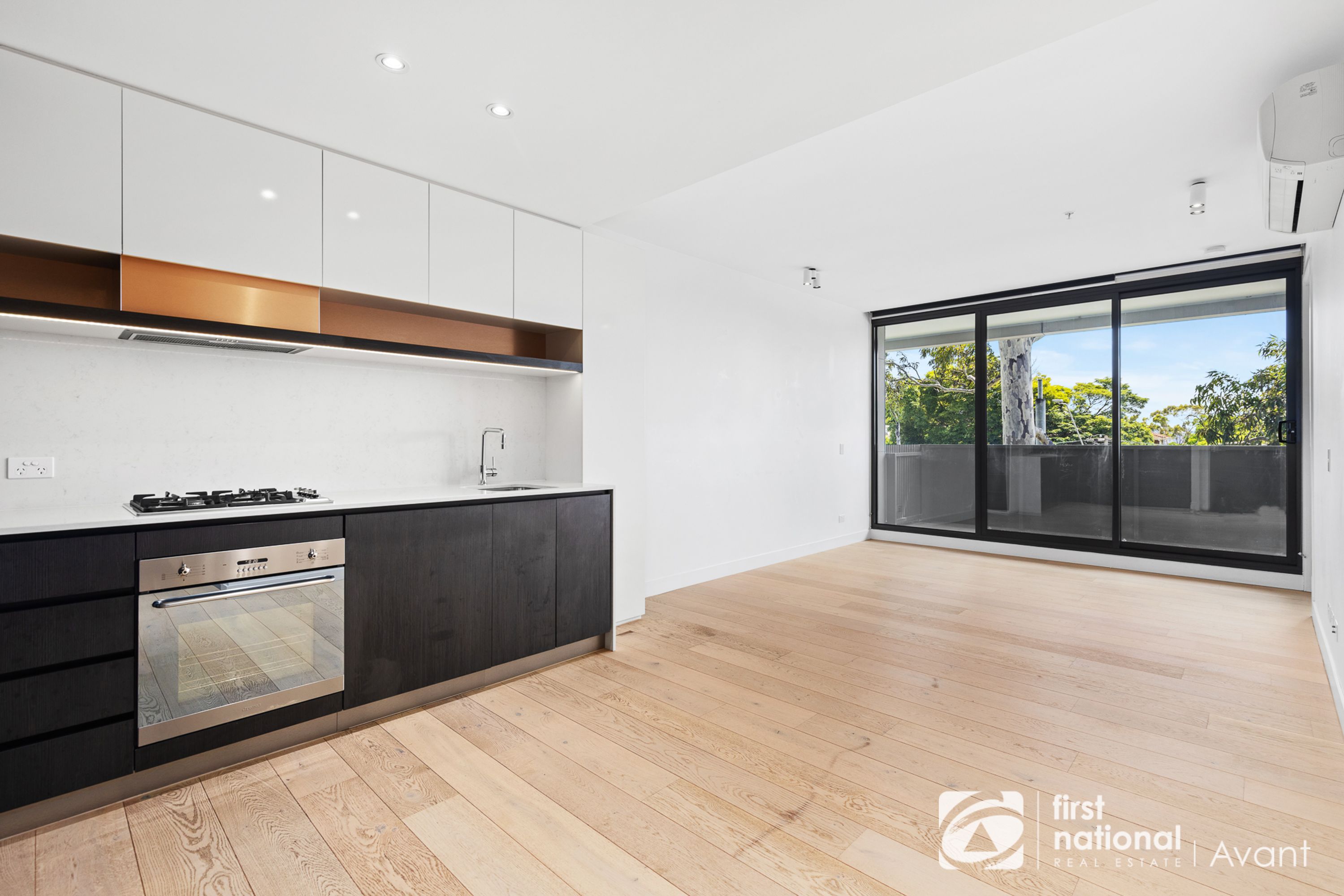 218/828 Burke Road, Camberwell - Thumbnail 2