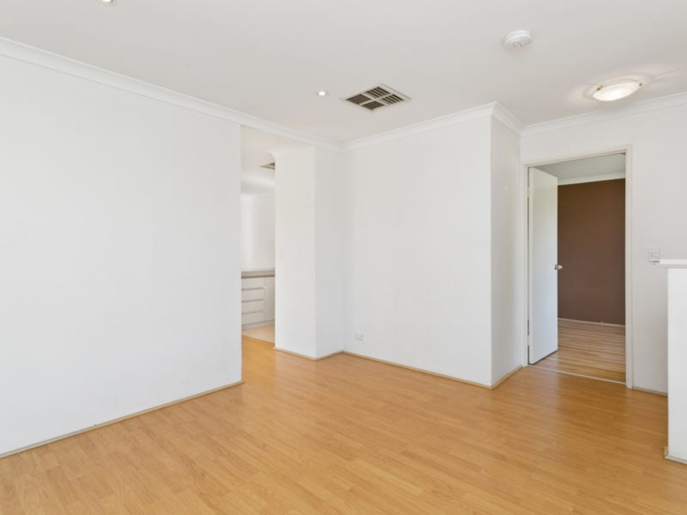 13 Bridal Crescent, Kenwick - Thumbnail 7