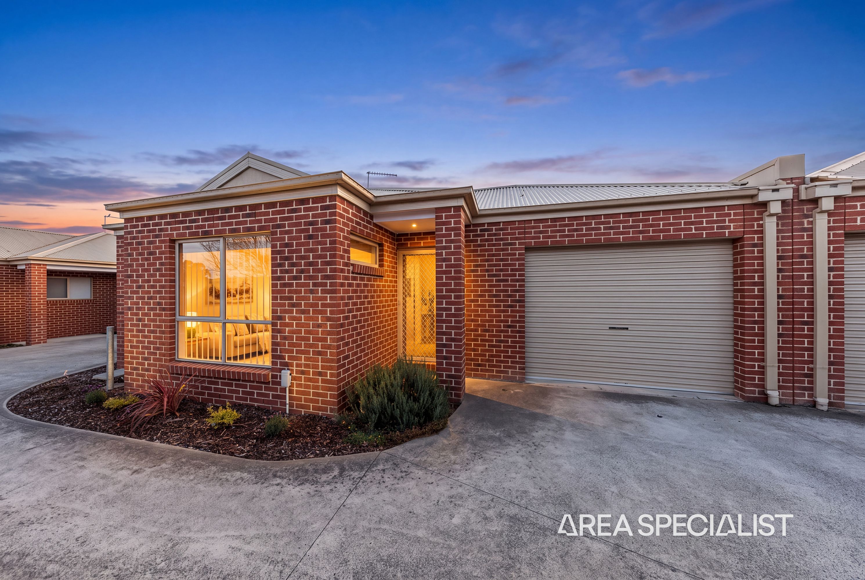 3/3 Princes Highway, Pakenham - Image 1