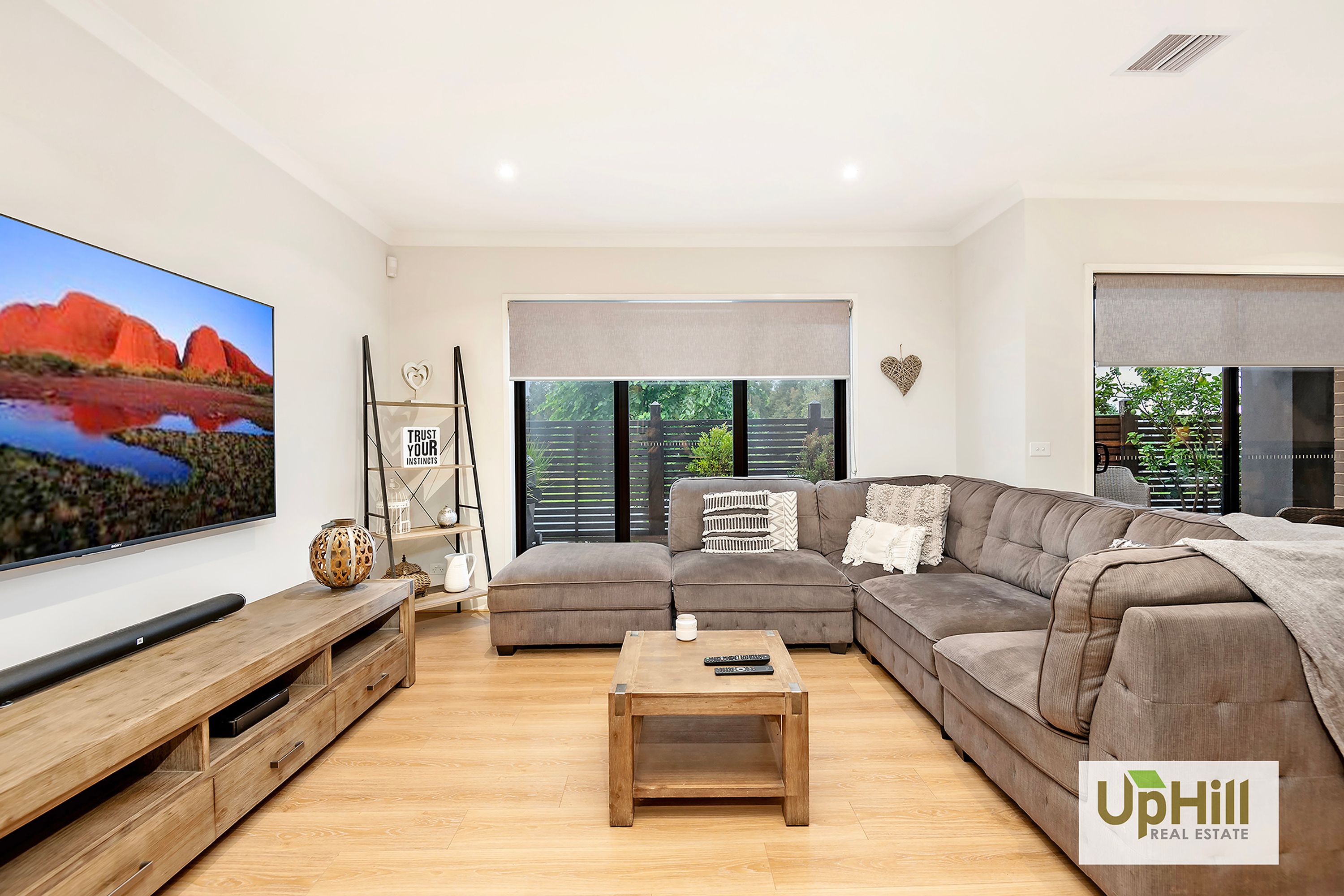 27 Lonarto Avenue, Clyde North - Thumbnail 6