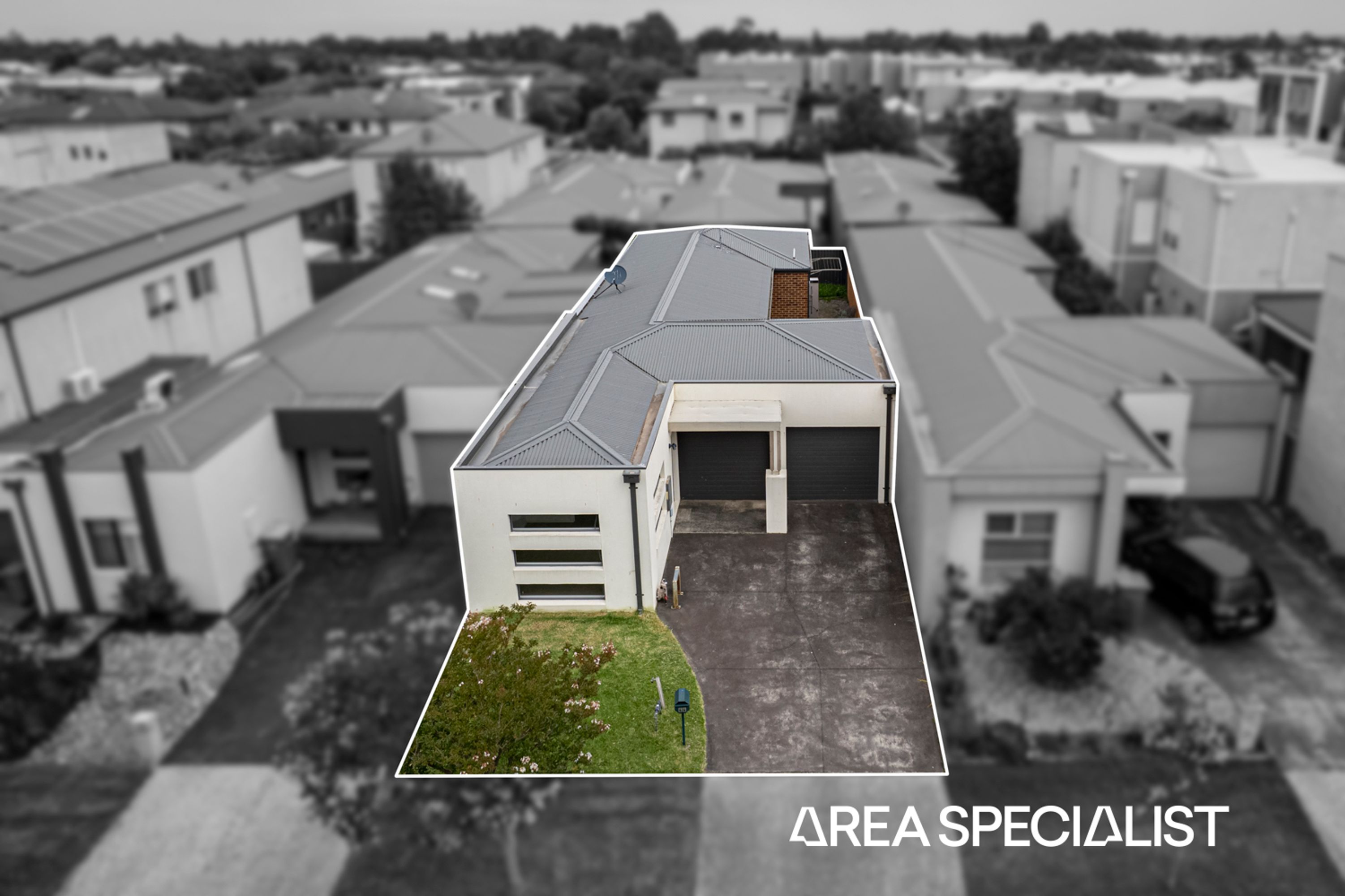 44 Edgeware Close, Pakenham - Thumbnail 2