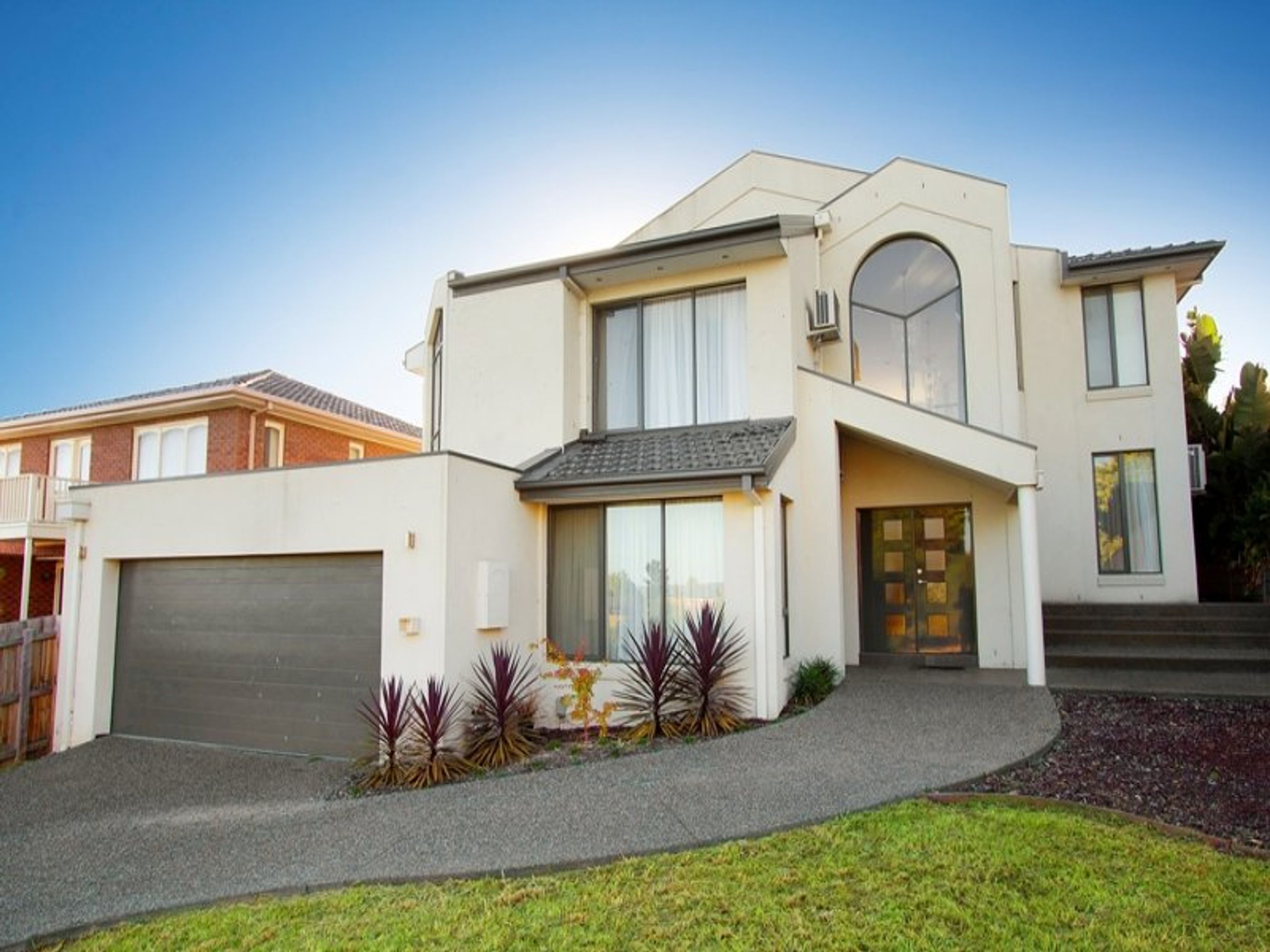 128 Grandview Road, Wheelers Hill - Image 1