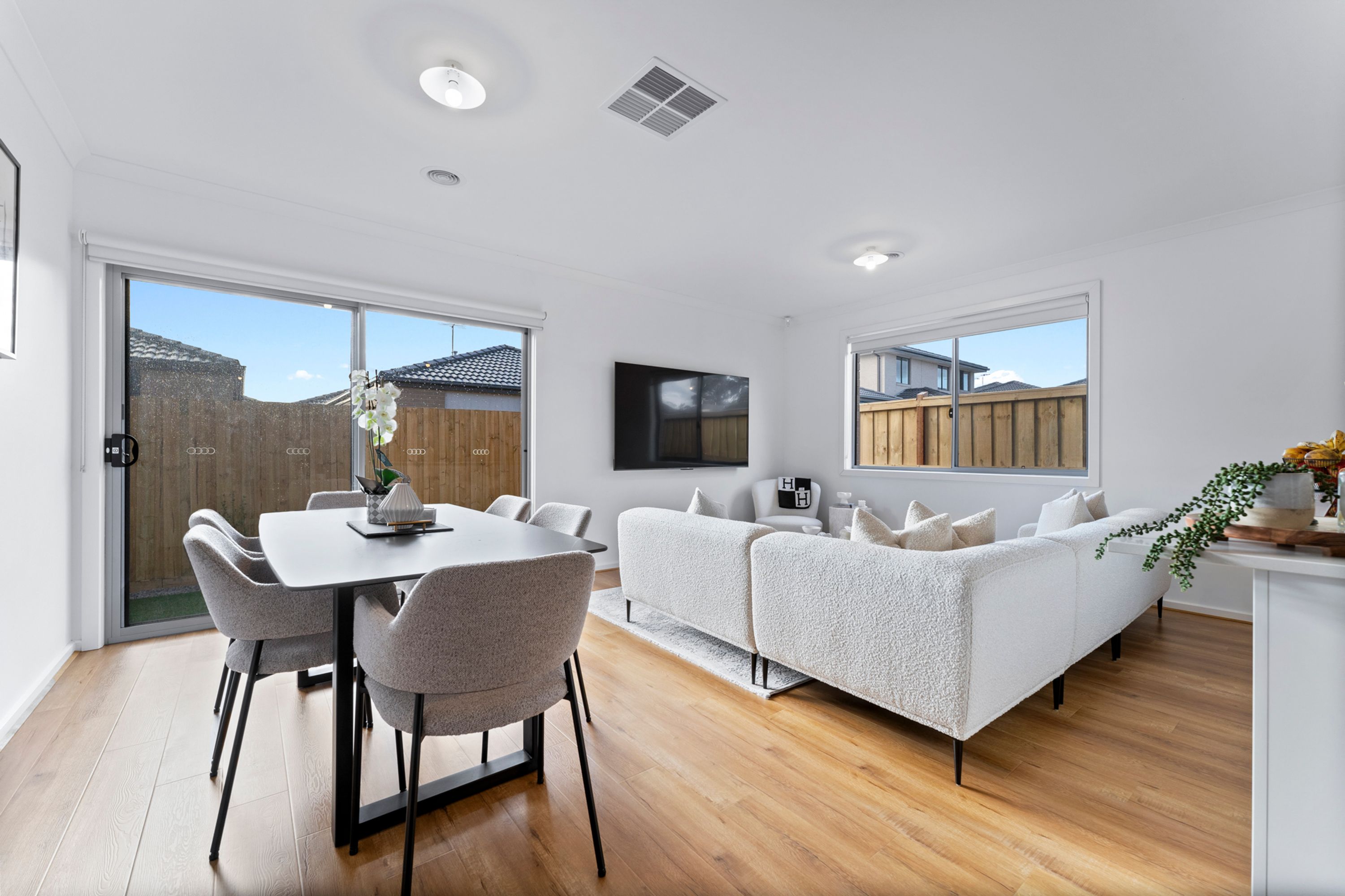 28 Sherry Circuit, Fraser Rise VIC 3336, Fraser Rise - Thumbnail 3