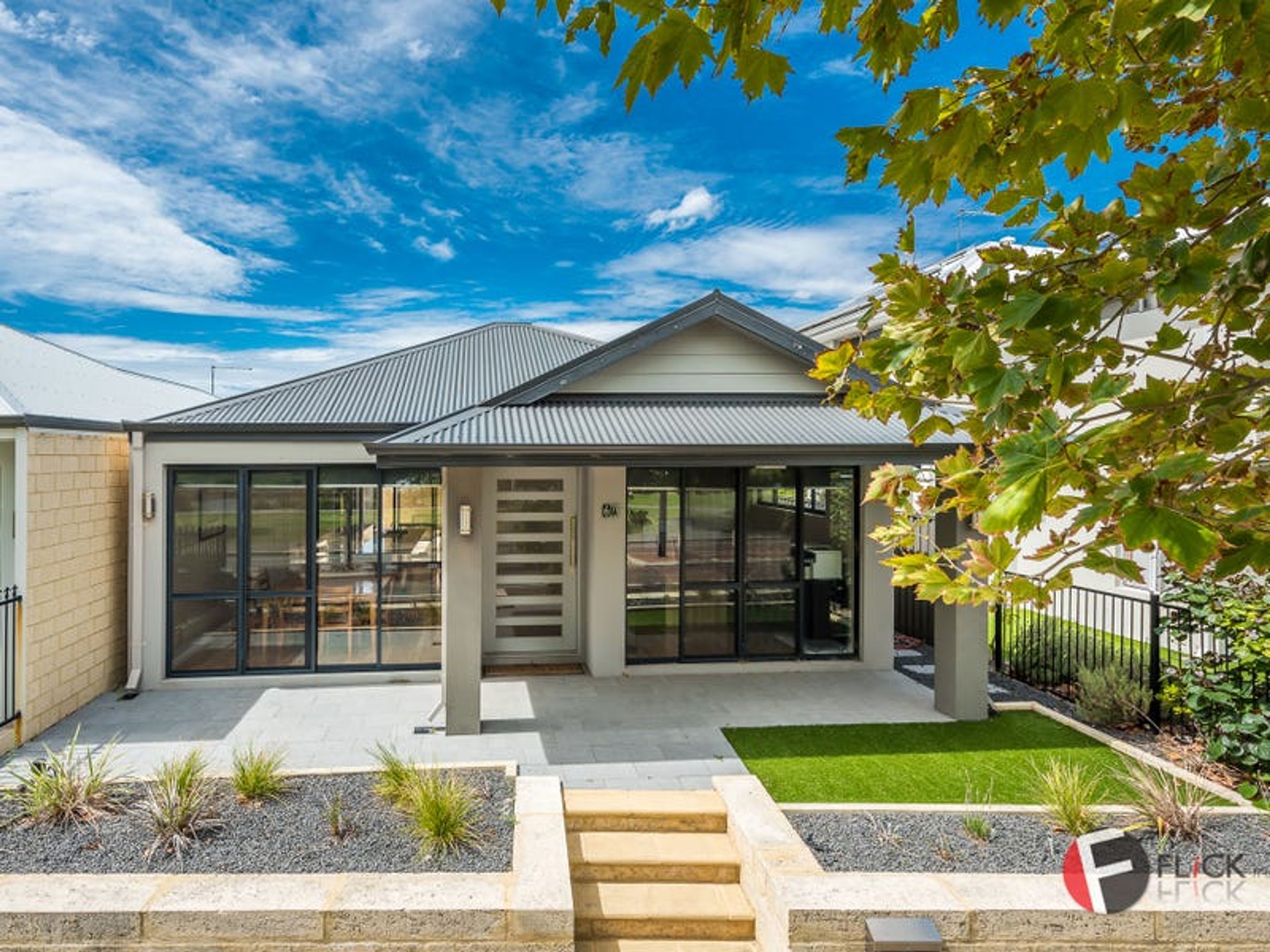 60 Egerton Dr, Aveley, Aveley - Thumbnail 2