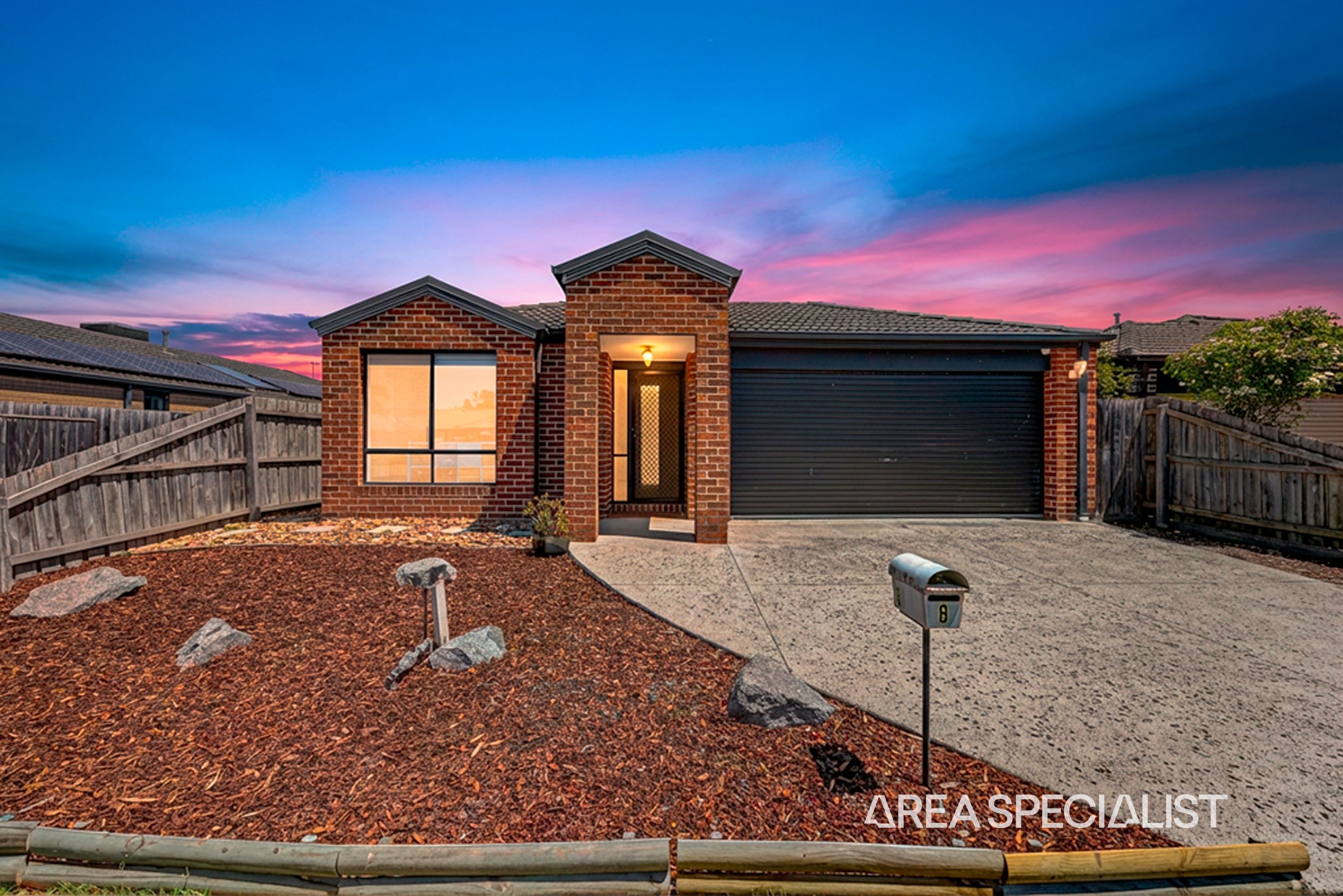 8 David Street, Pakenham - Thumbnail 2