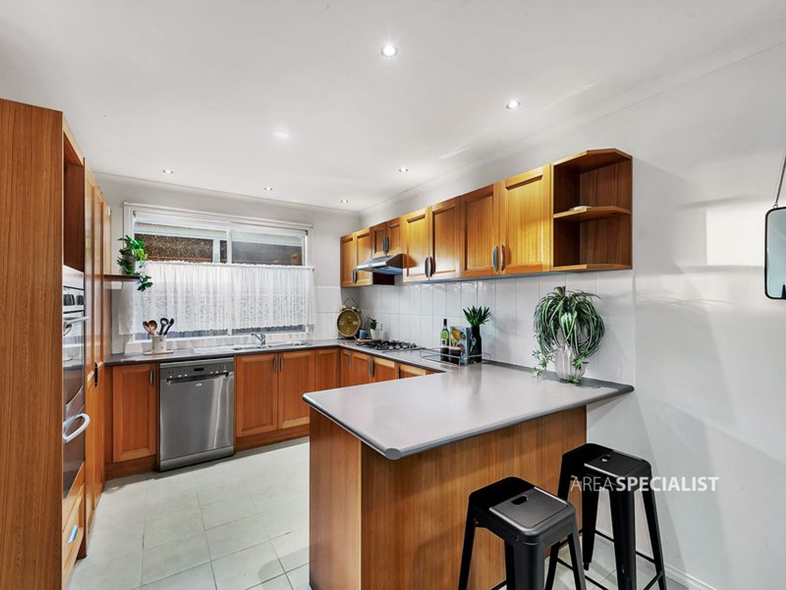 34 Springhill Drive, Cranbourne, Cranbourne - Thumbnail 5