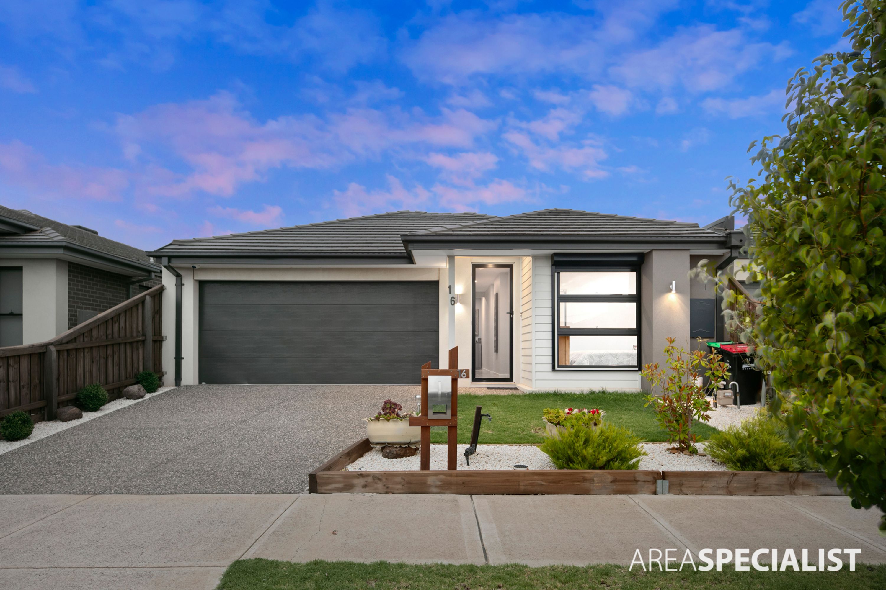 16 Eaglecrest Avenue, Fraser Rise VIC 3336, Fraser Rise - Thumbnail 2