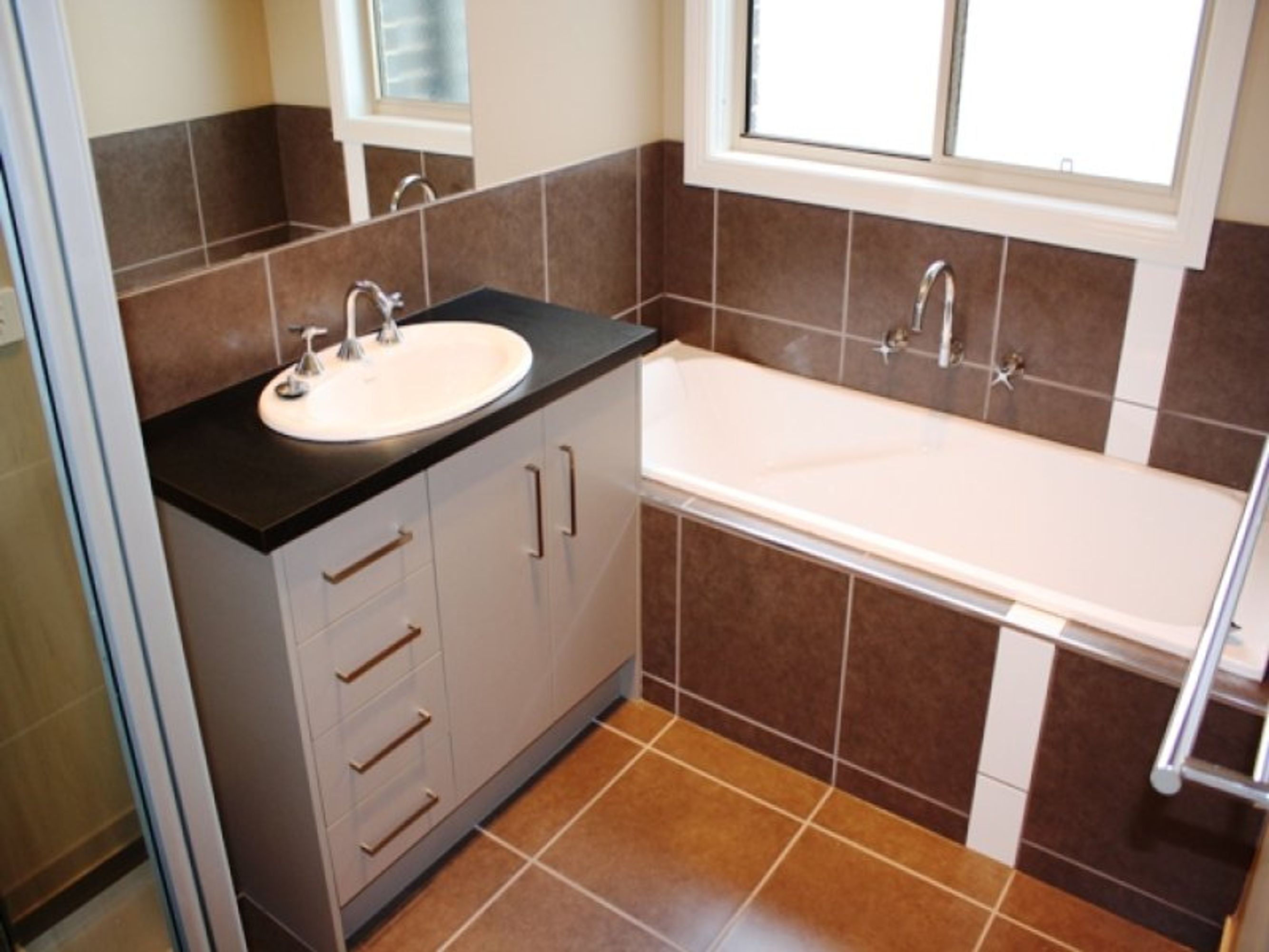 6 Tobruk Street, Horsham VIC 3400, Horsham - Thumbnail 2
