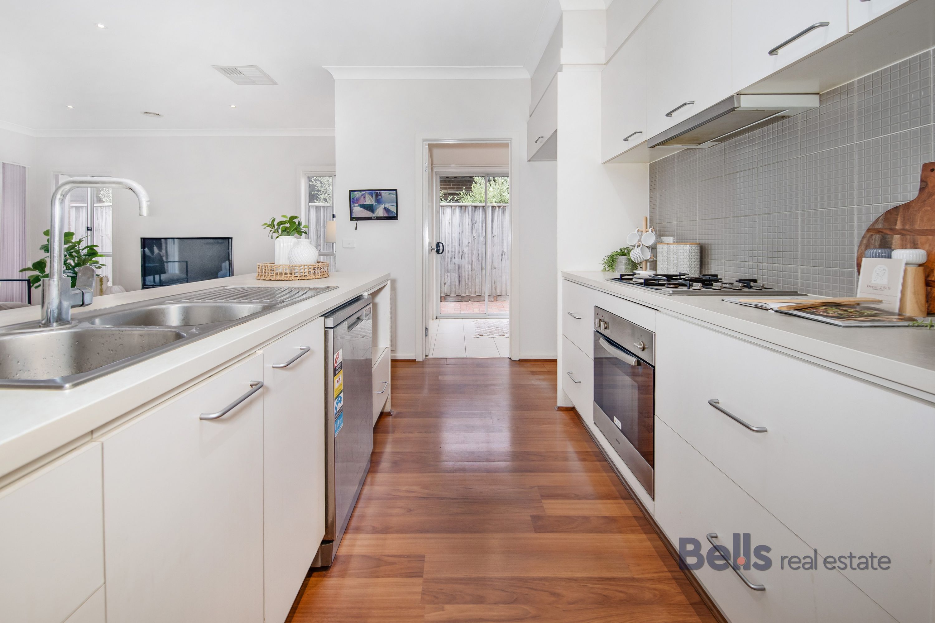 99 Foleys Road, Deer Park - Thumbnail 3