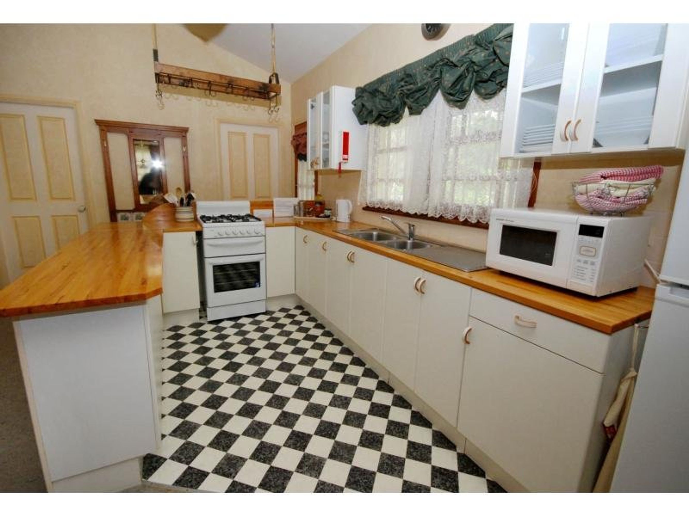 42 Cliff Drive, Katoomba - Thumbnail 4