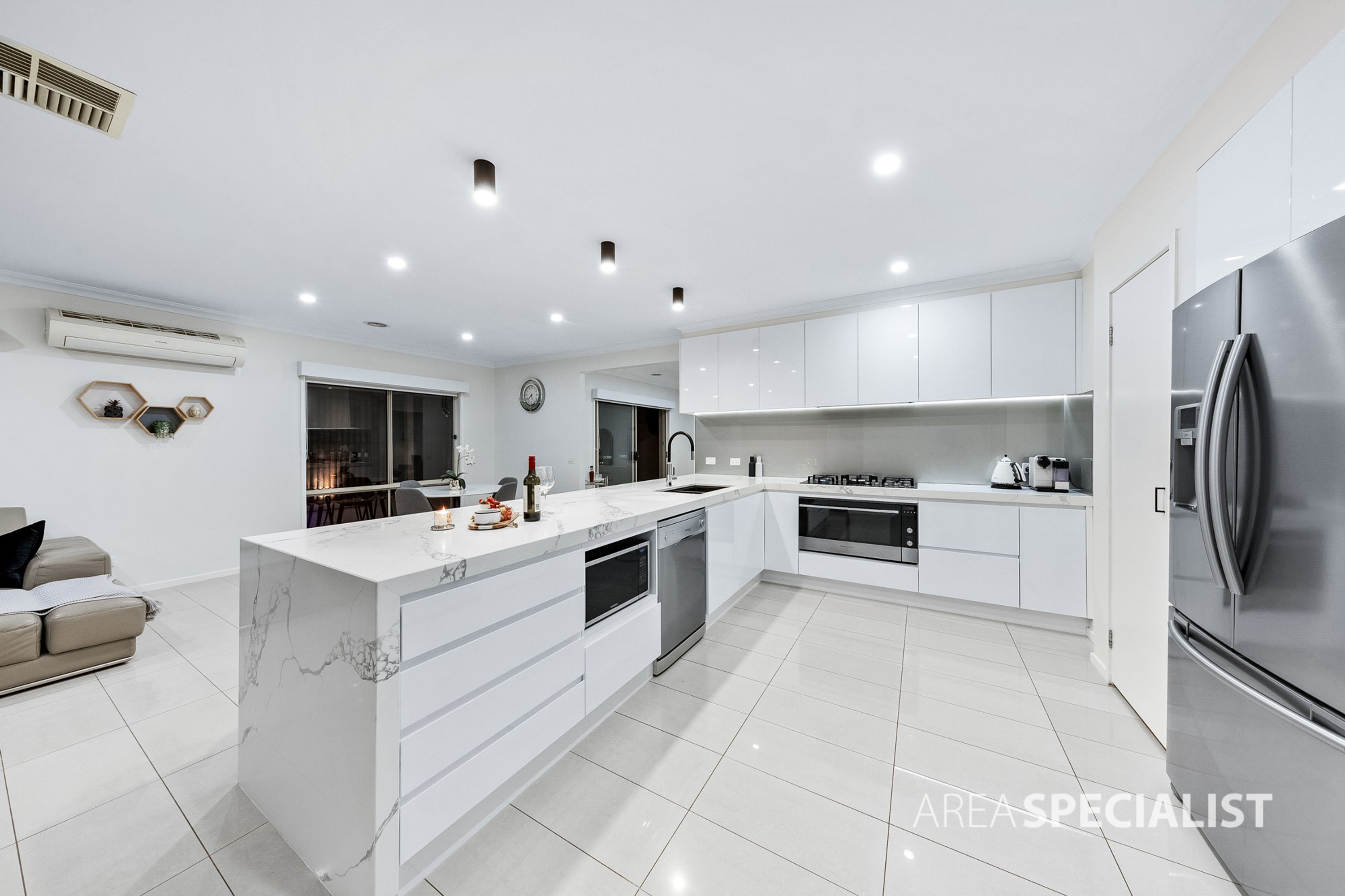 2 Coen Place, Caroline Springs VIC 3023, Caroline Springs - Thumbnail 6