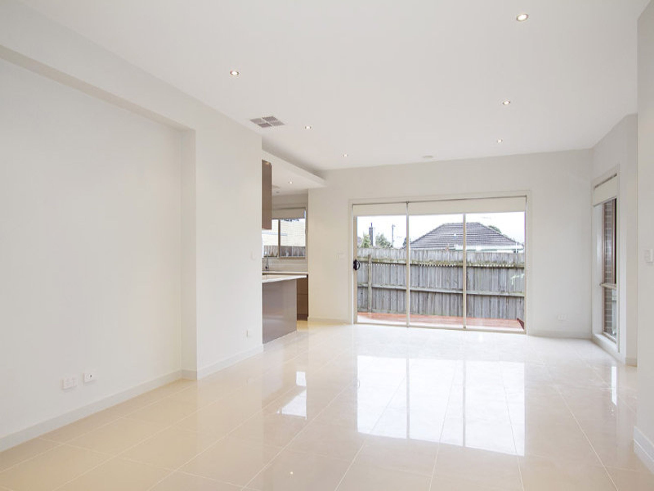 2/989 Heatherton Road, Springvale - Thumbnail 3