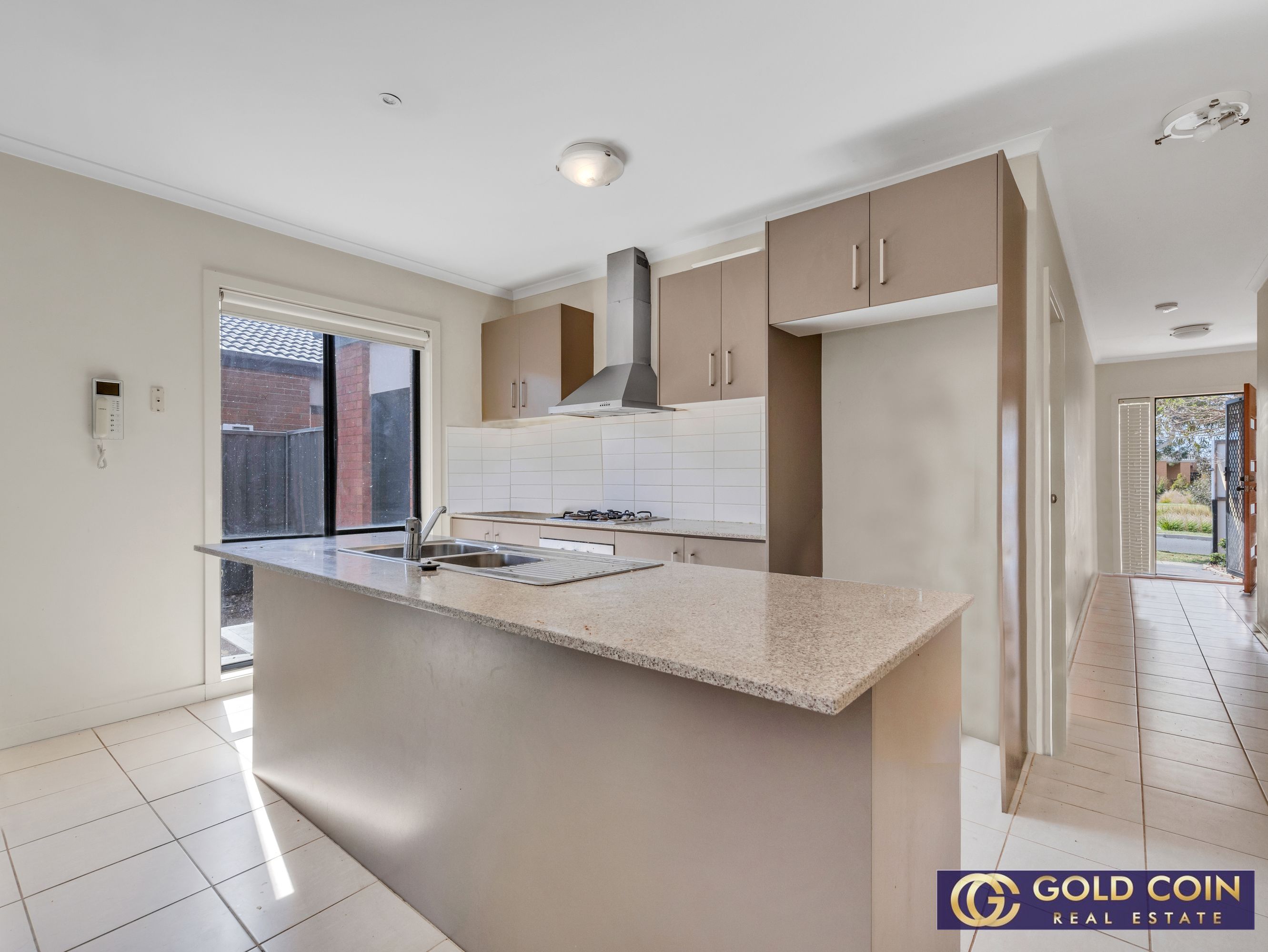 21 Clematis Crescent, Manor Lakes - Thumbnail 3