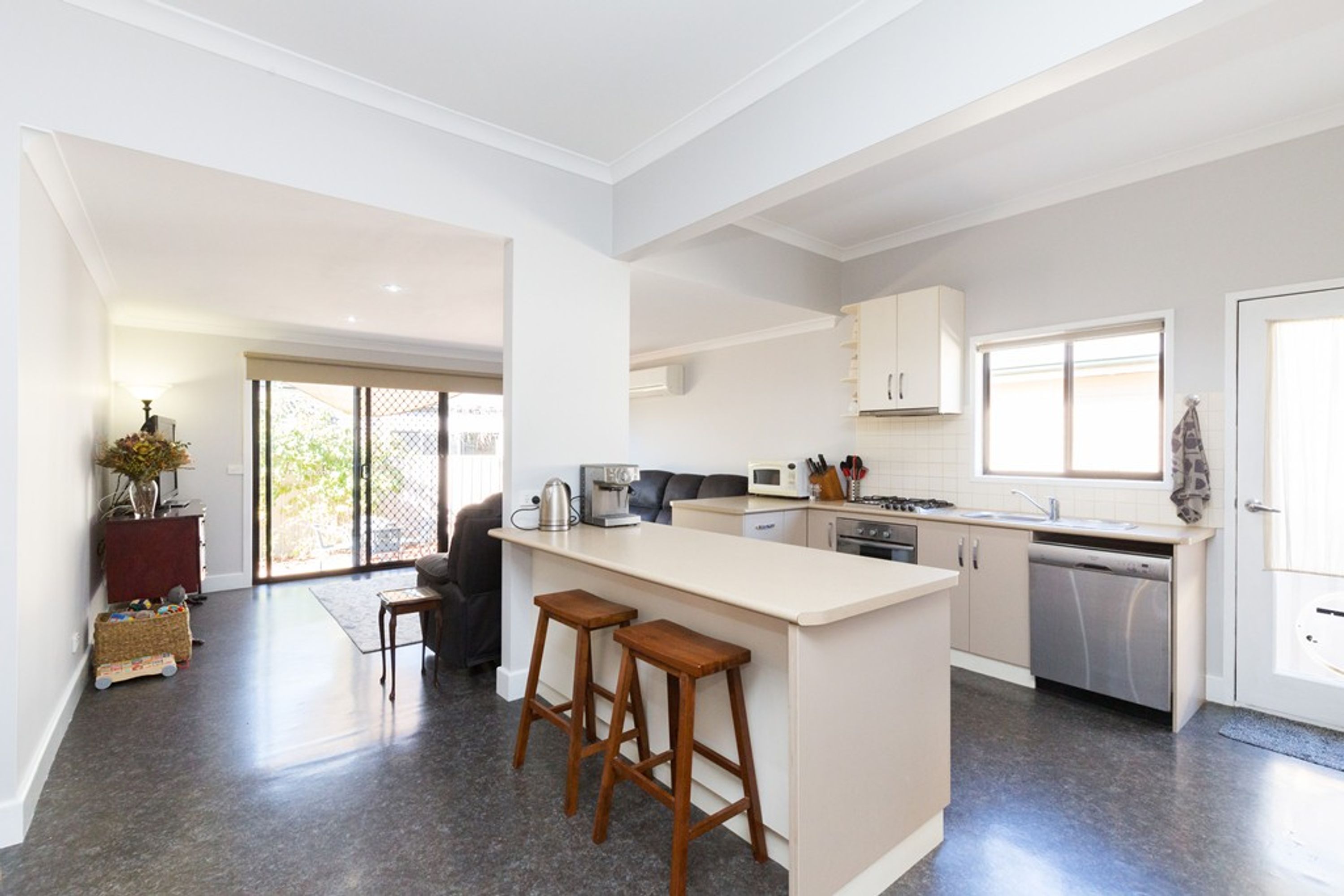 11 Robinson Street, Horsham VIC 3400, Horsham - Thumbnail 5