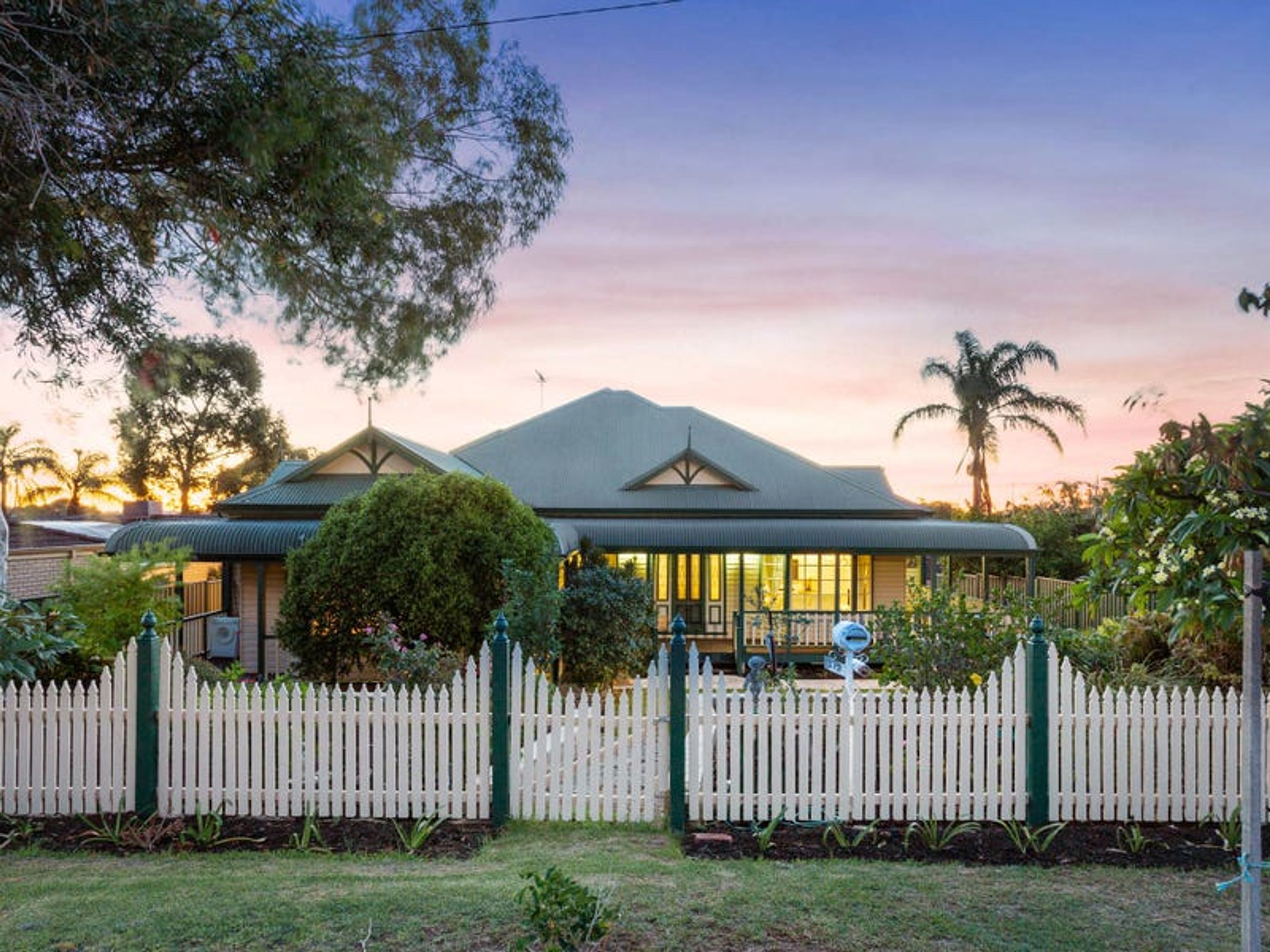 13 Waddell Road