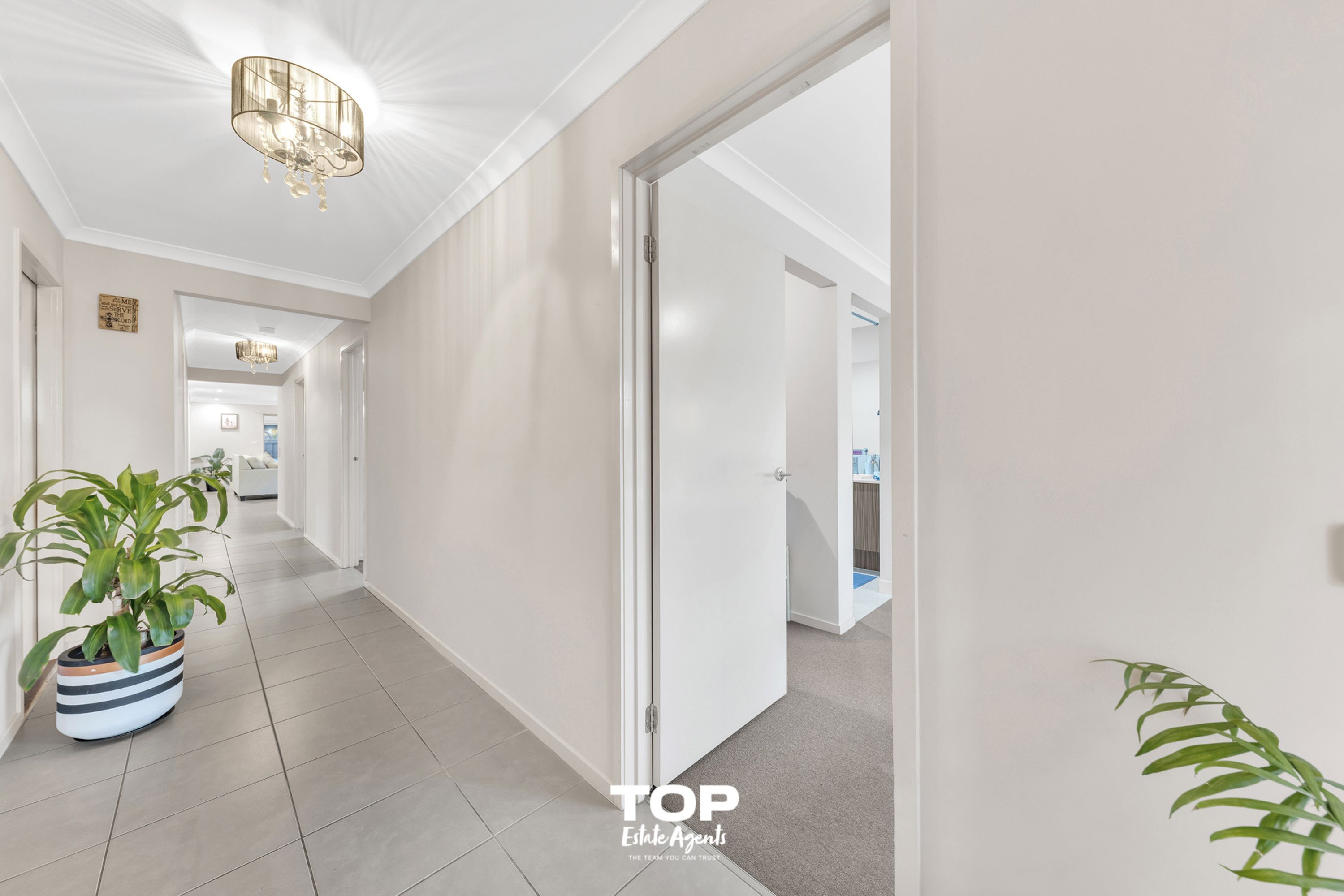 26 Quarters Boulevard, Cranbourne West - Thumbnail 4