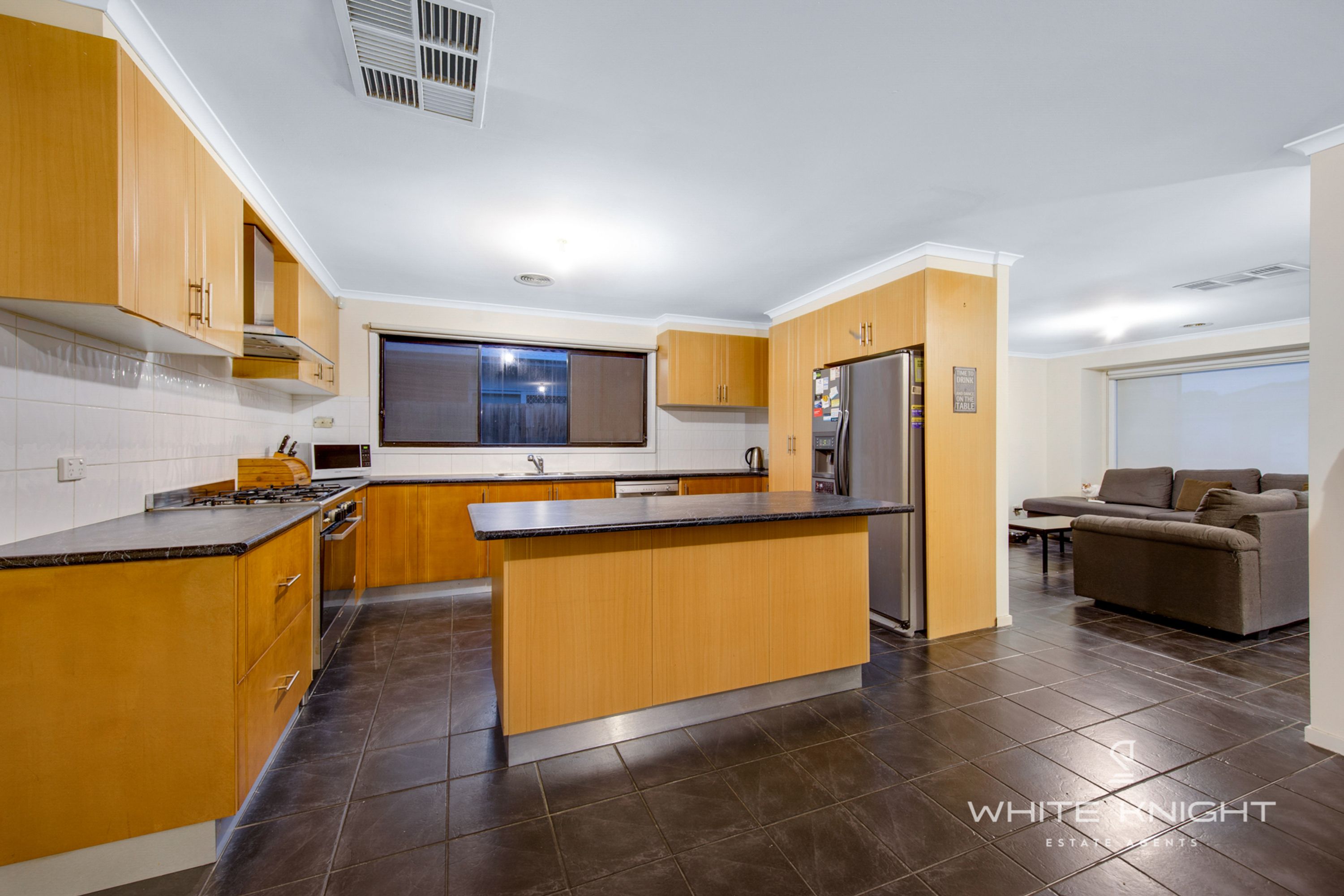 2 Gorong Walk, Delahey VIC 3037, Delahey - Thumbnail 3