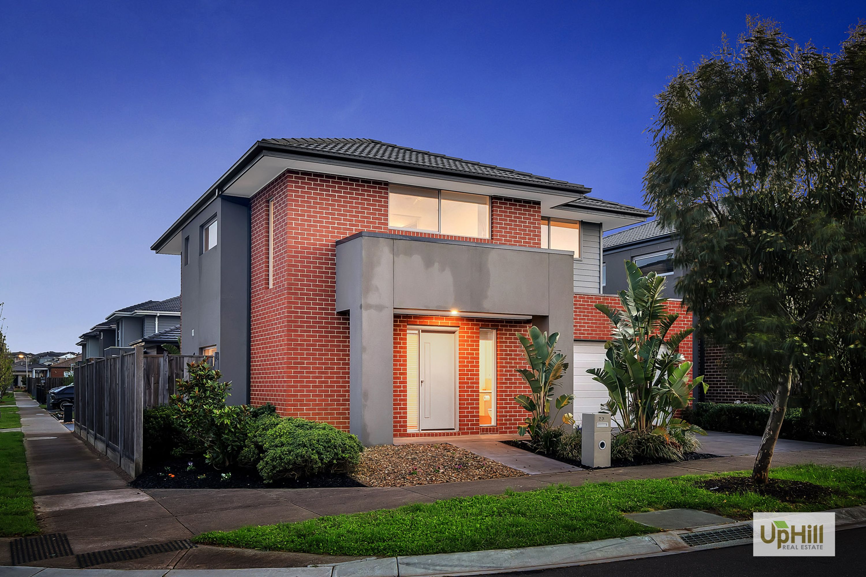 23 ELMTREE CRESCENT, Clyde North - Thumbnail 2